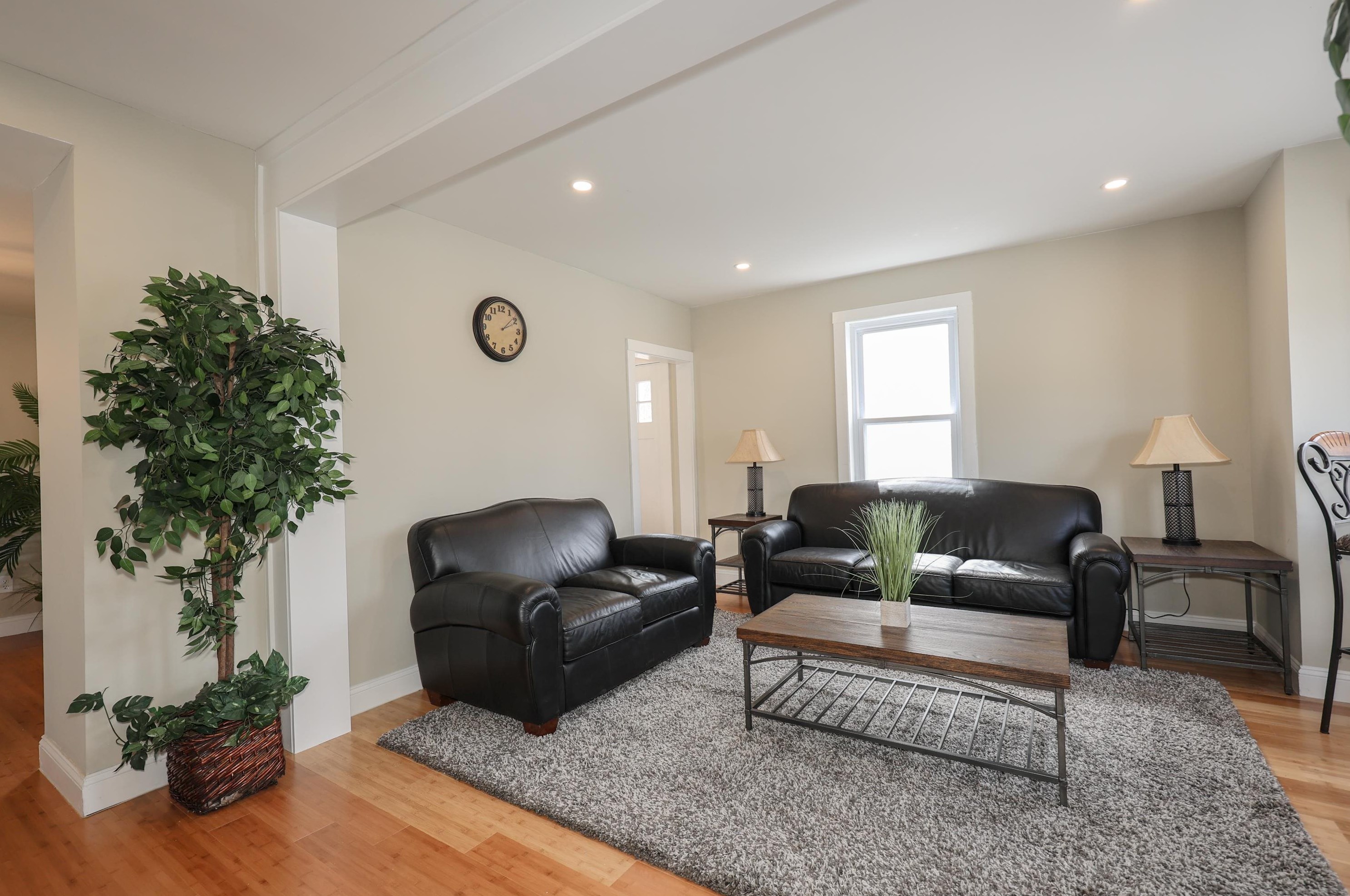 17 Epping St, Raymond NH 03077-2529 exterior