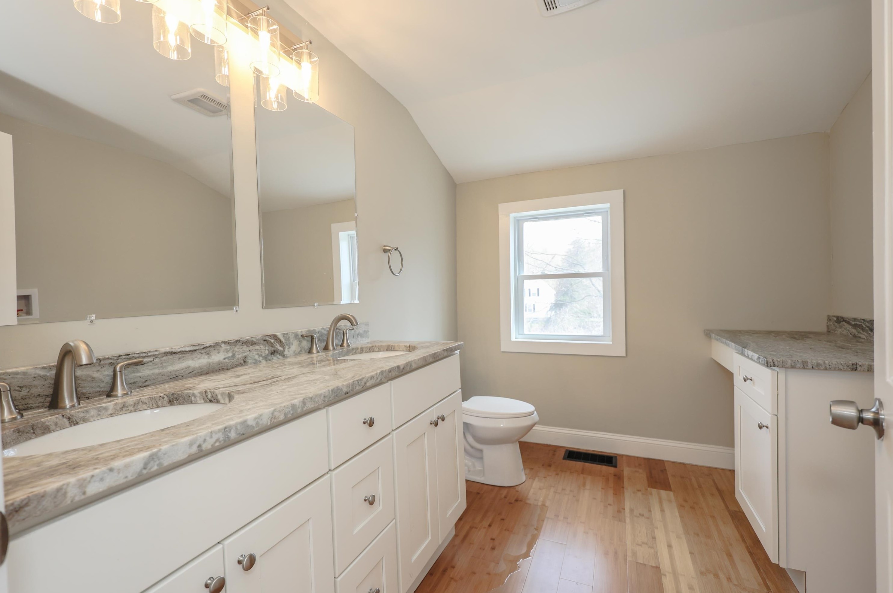 17 Epping St, Raymond NH 03077-2529 exterior