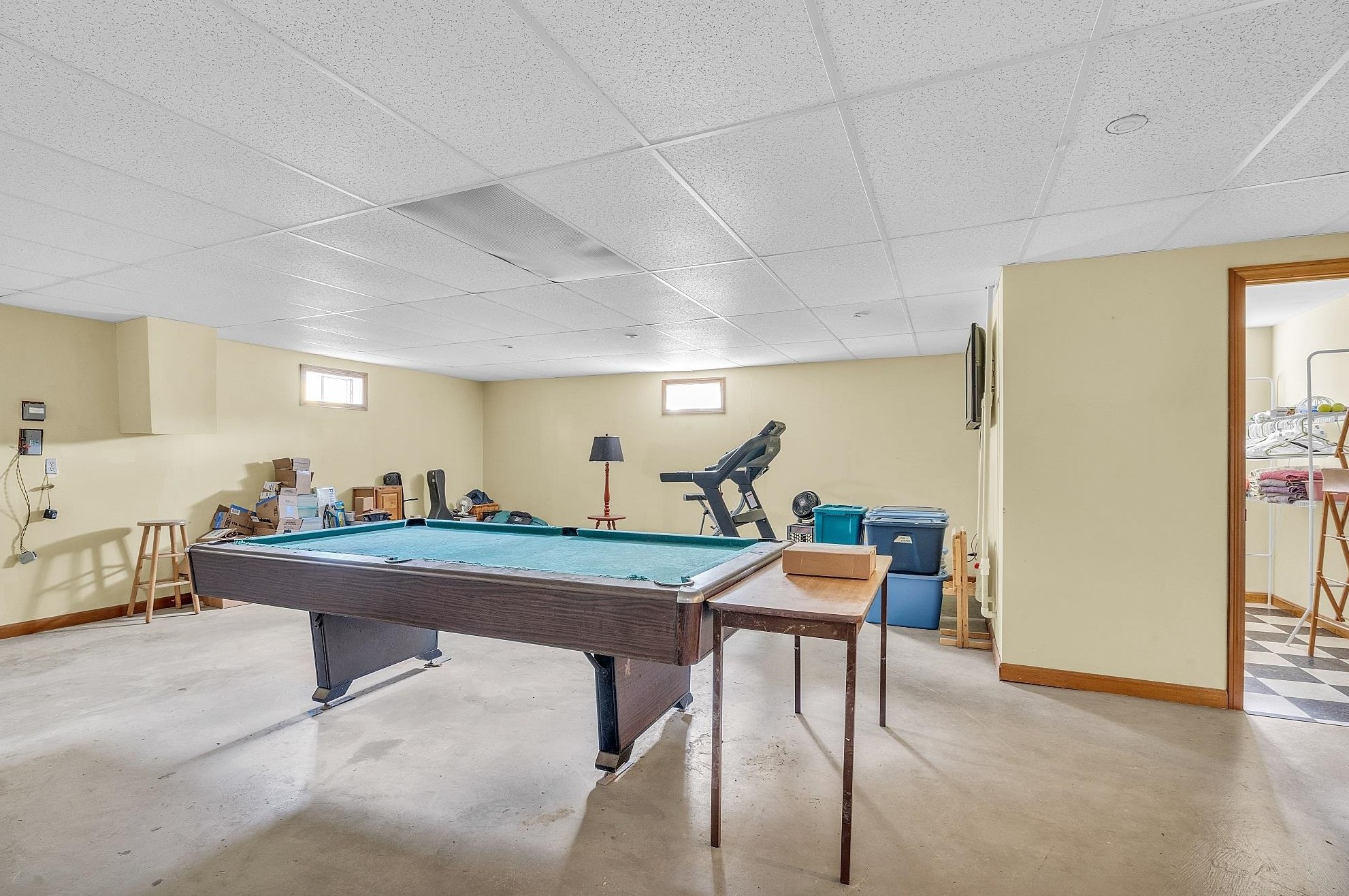 6 Bald Hl Rd, Newmarket NH  03857-2135 exterior