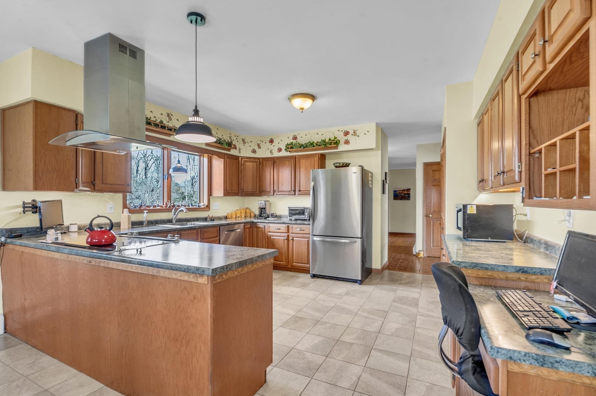 6 Bald Hl Rd, Newmarket NH  03857-2135 exterior