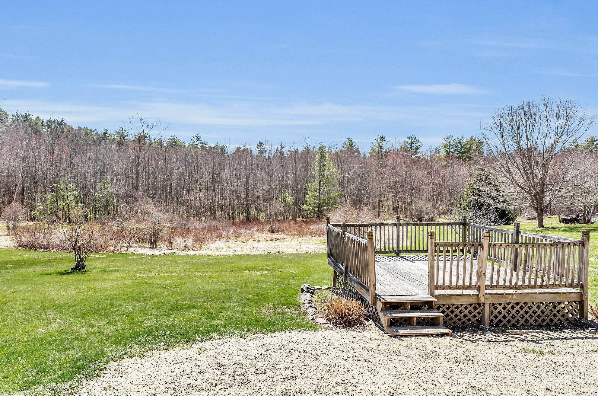 6 Bald Hl Rd, Newmarket NH  03857-2135 exterior