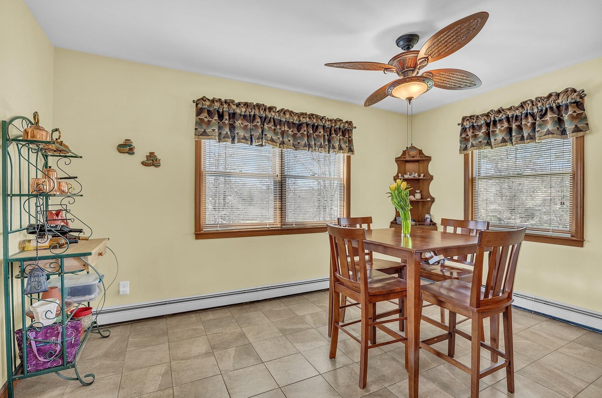 6 Bald Hl Rd, Newmarket NH  03857-2135 exterior