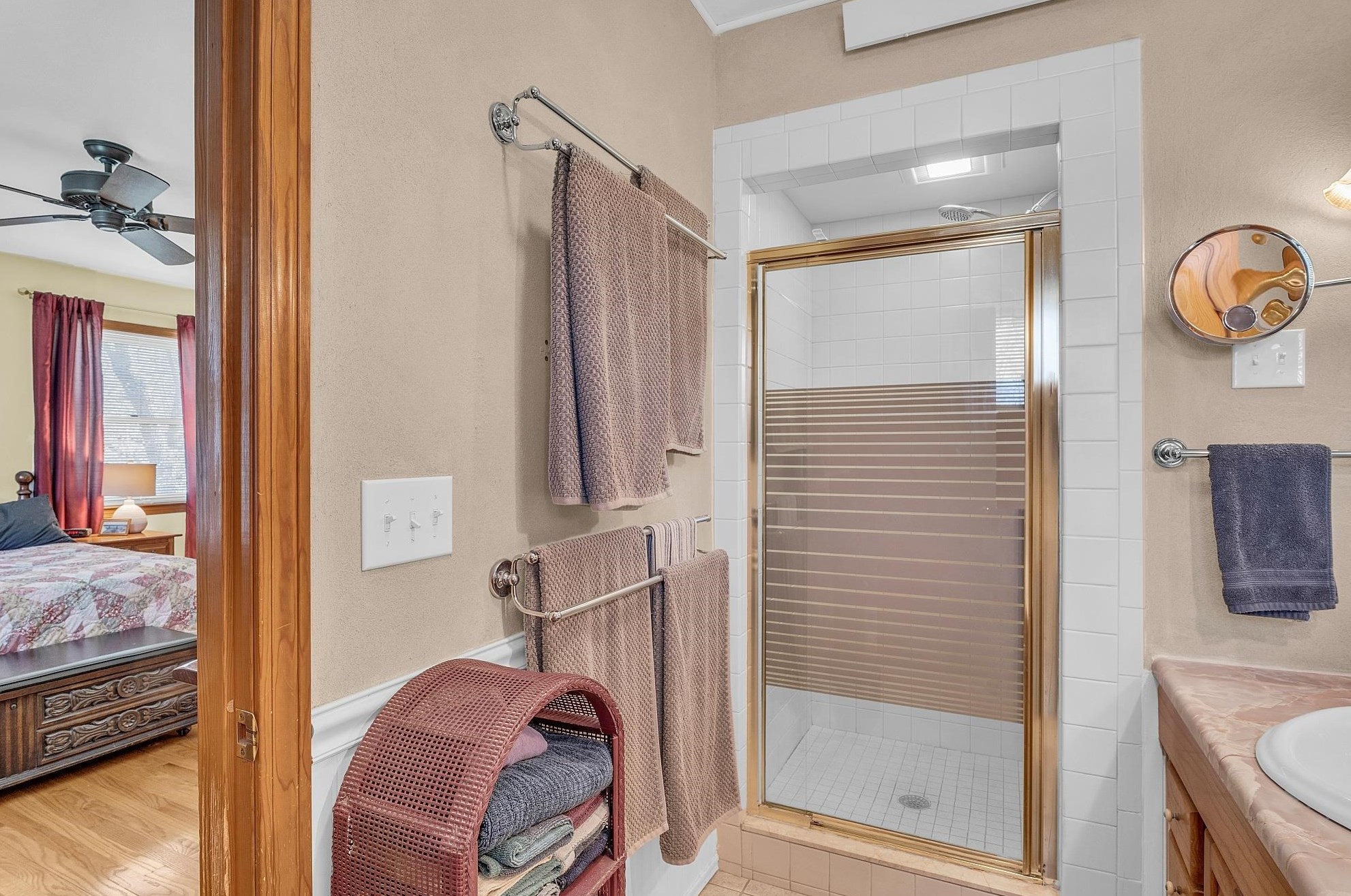 6 Bald Hl Rd, Newmarket NH  03857-2135 exterior