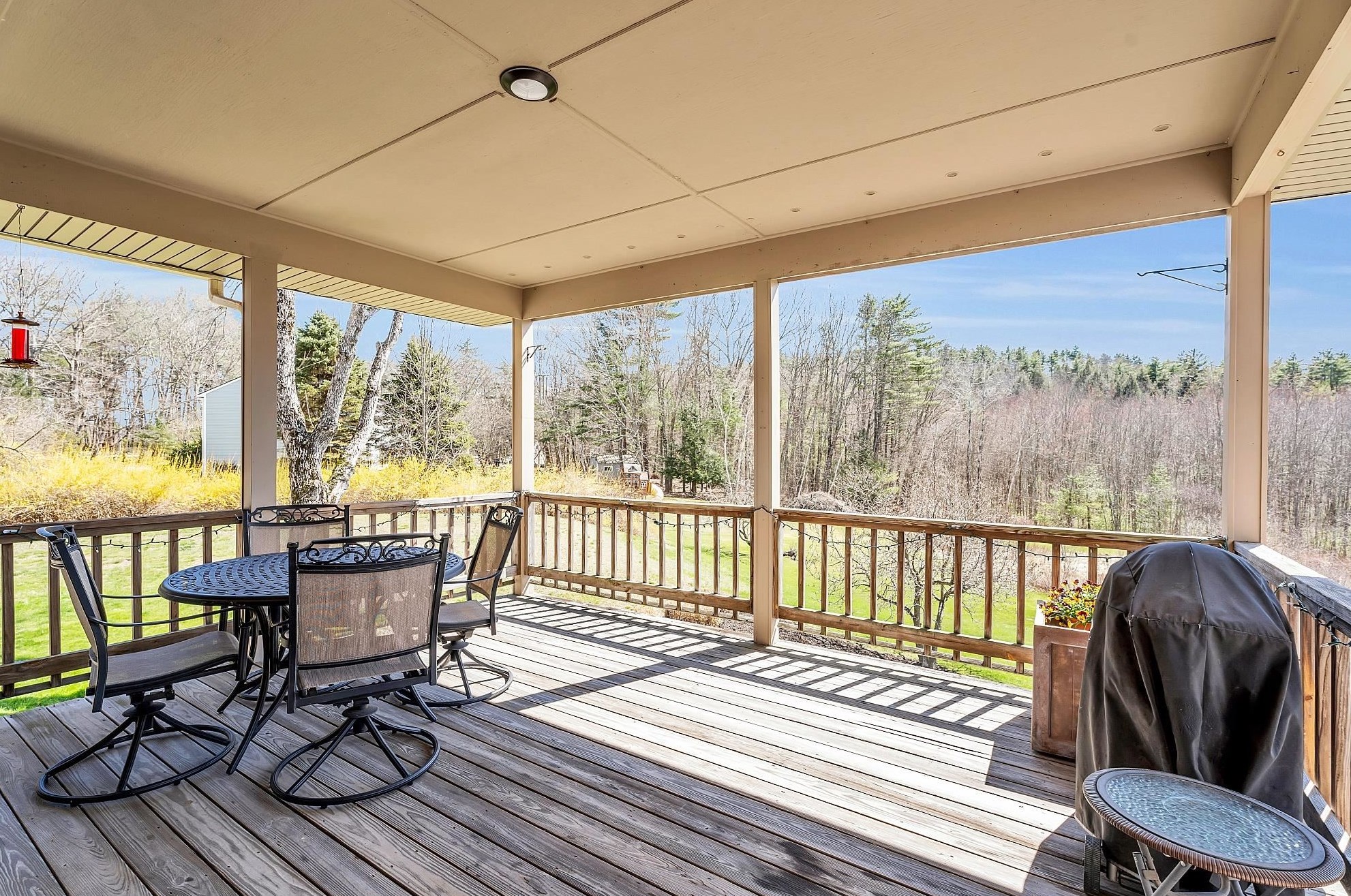 6 Bald Hl Rd, Newmarket NH  03857-2135 exterior