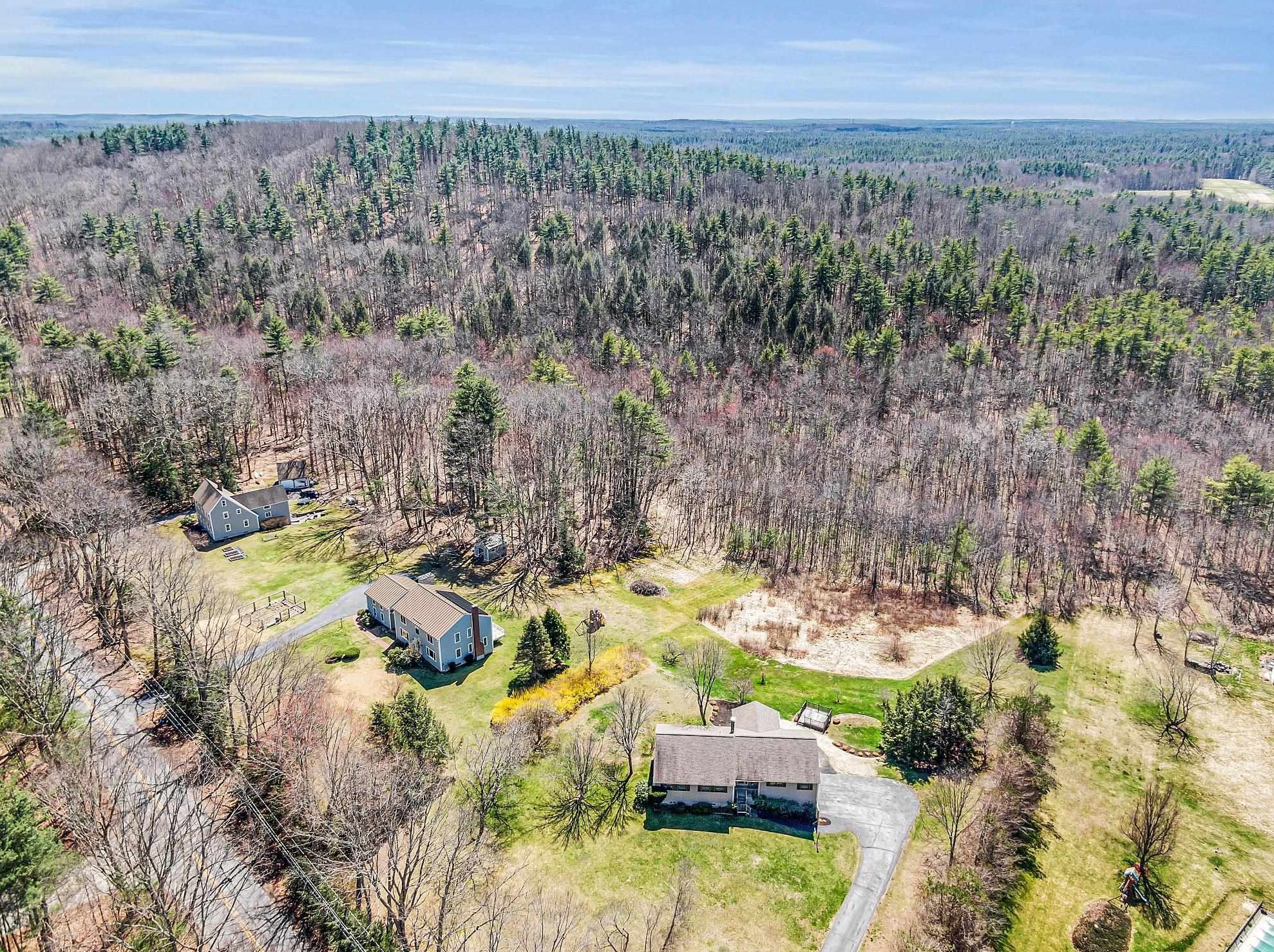 6 Bald Hl Rd, Newmarket NH  03857-2135 exterior