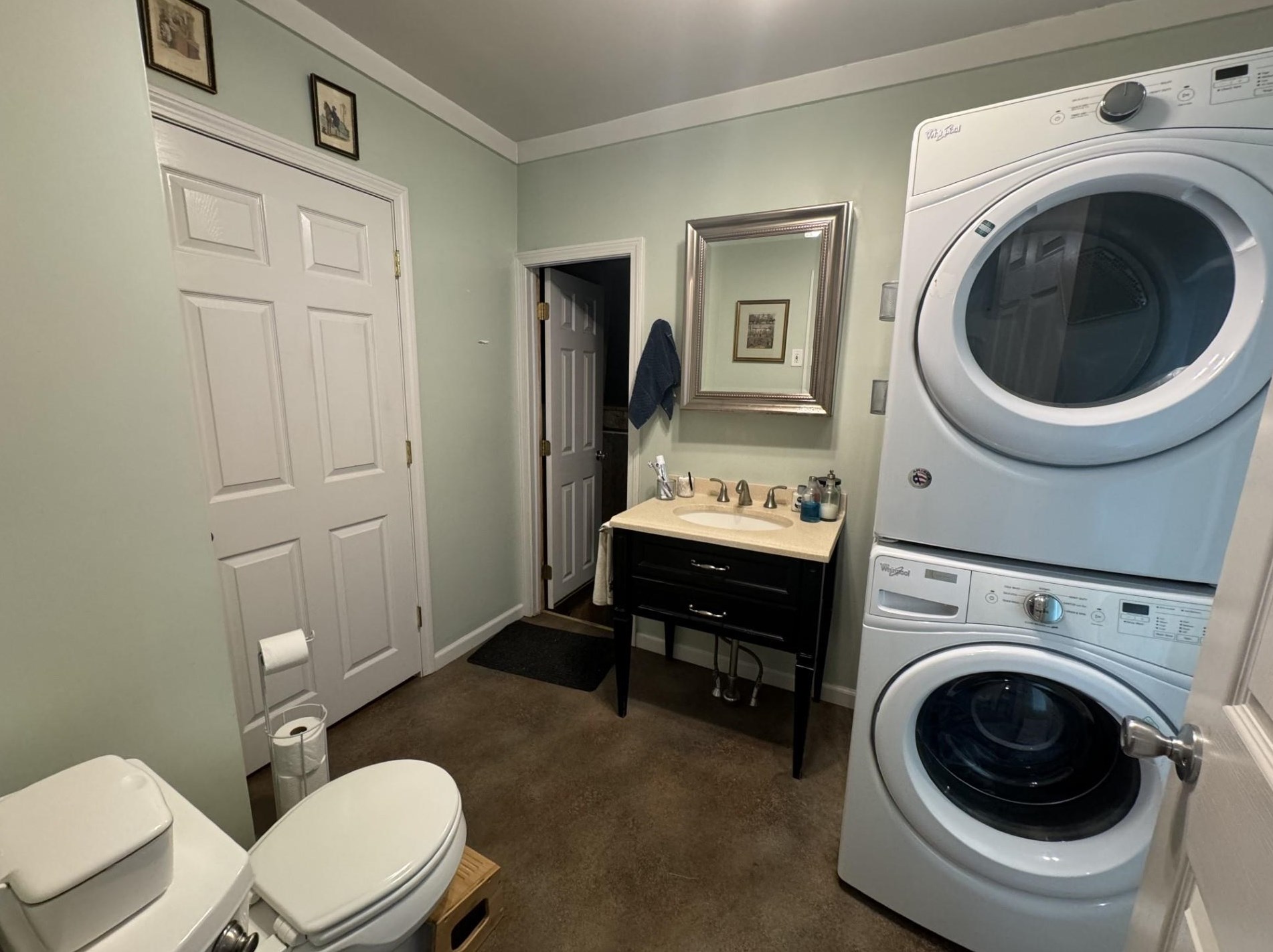 4 Mystic Pl, Keene NH  03431-3033 exterior