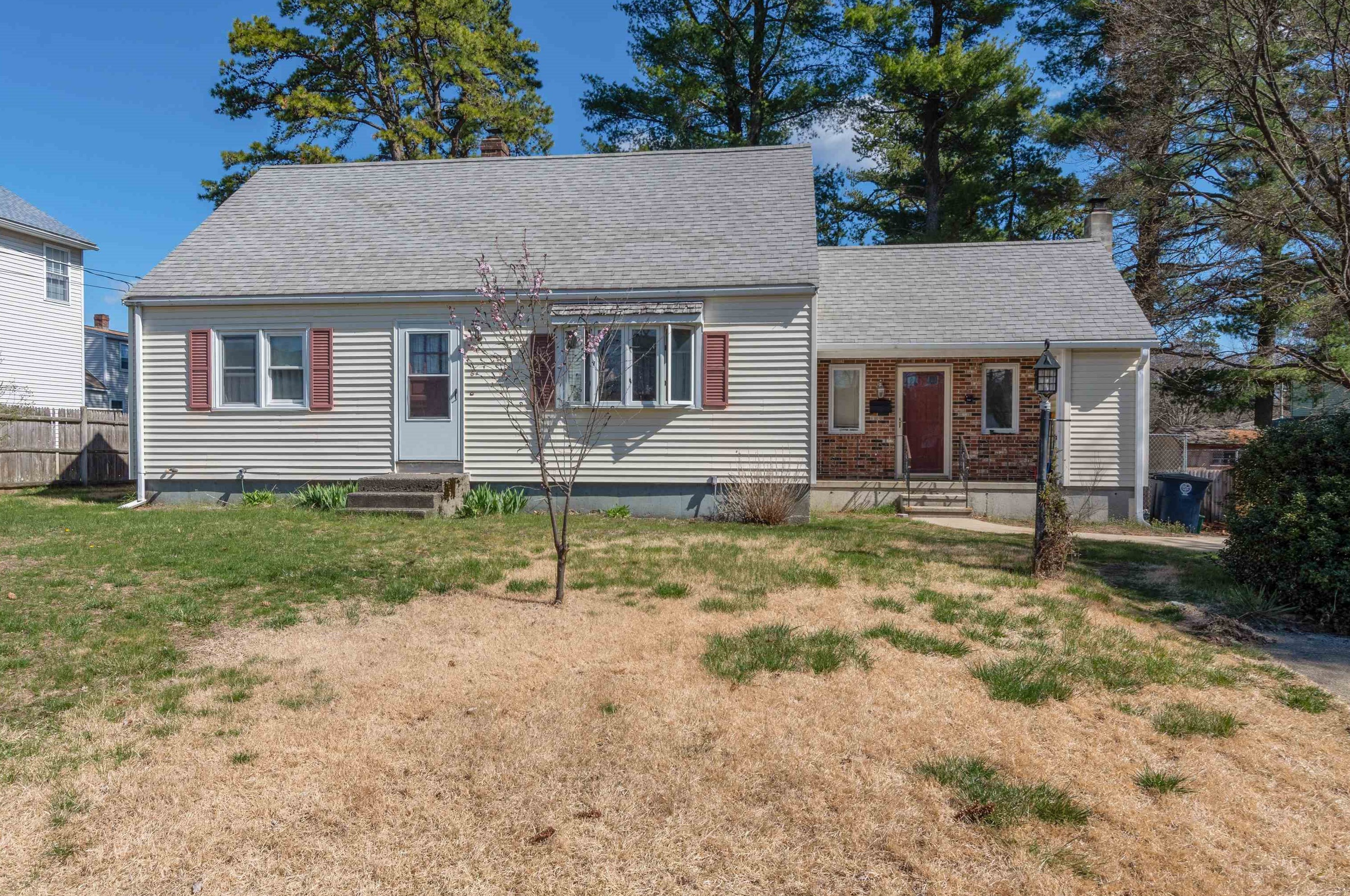 6 James St, Nashua NH  03060-4818 exterior