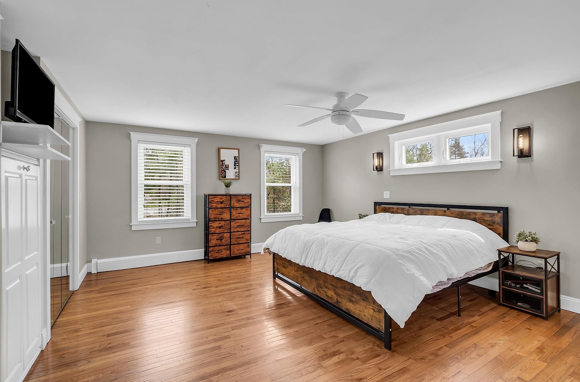 46 Windsor Blvd, Londonderry NH  03053-3622 exterior