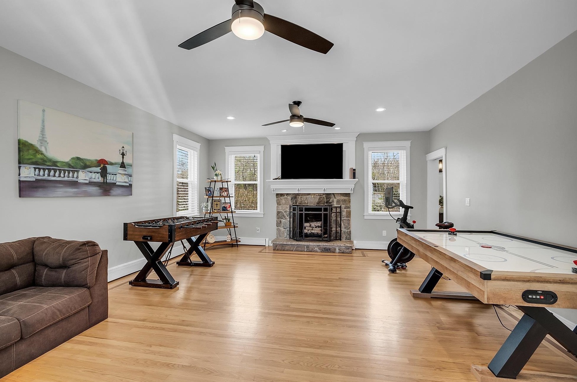 46 Windsor Blvd, Londonderry NH  03053-3622 exterior