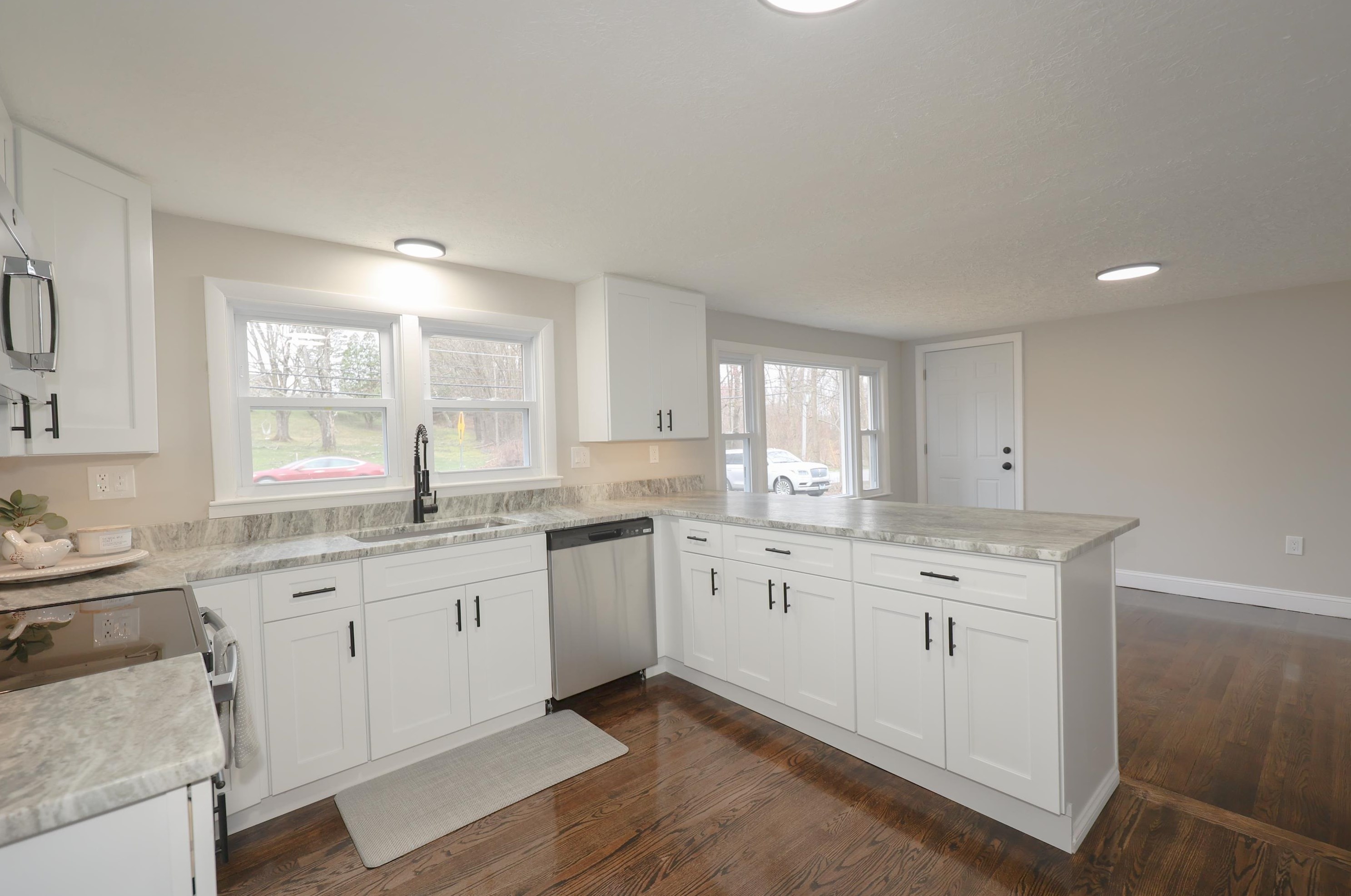 18 Whitehall Rd, Manchester NH  03106-1923 exterior