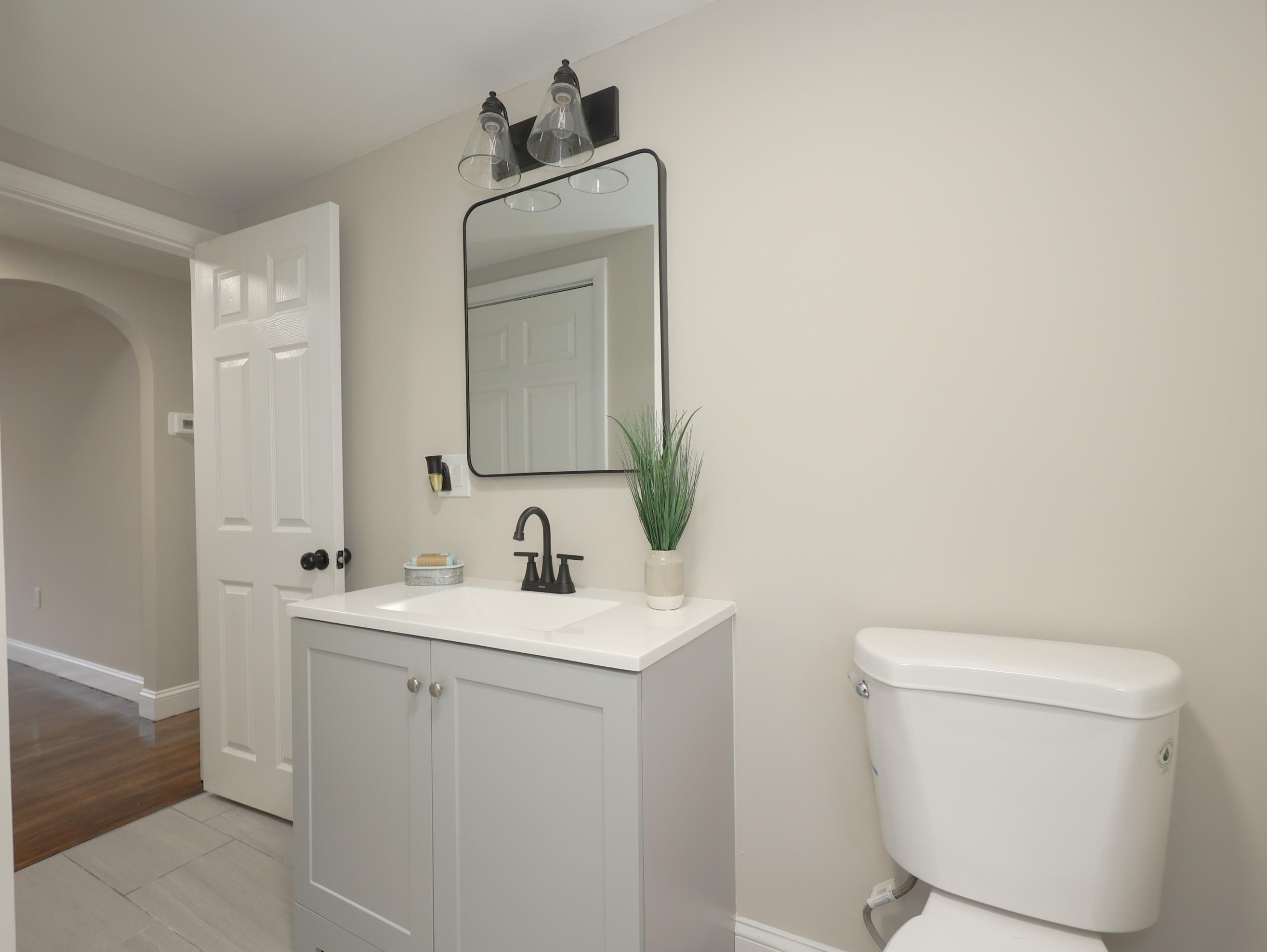 18 Whitehall Rd, Manchester NH  03106-1923 exterior