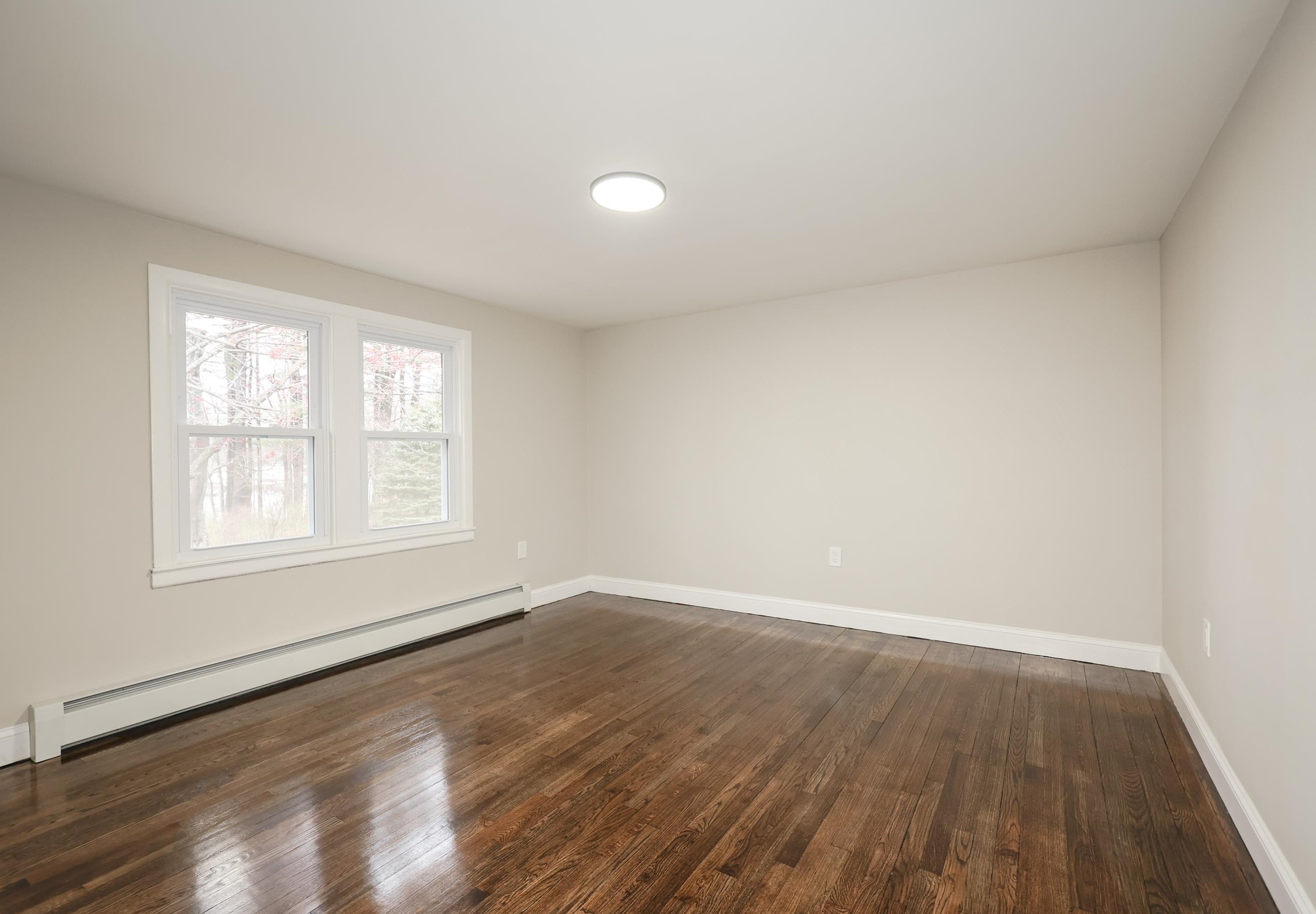 18 Whitehall Rd, Manchester NH  03106-1923 exterior