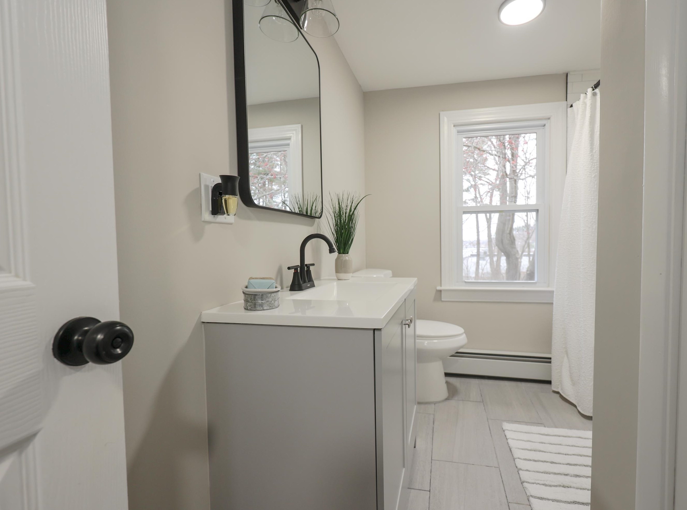 18 Whitehall Rd, Manchester NH  03106-1923 exterior