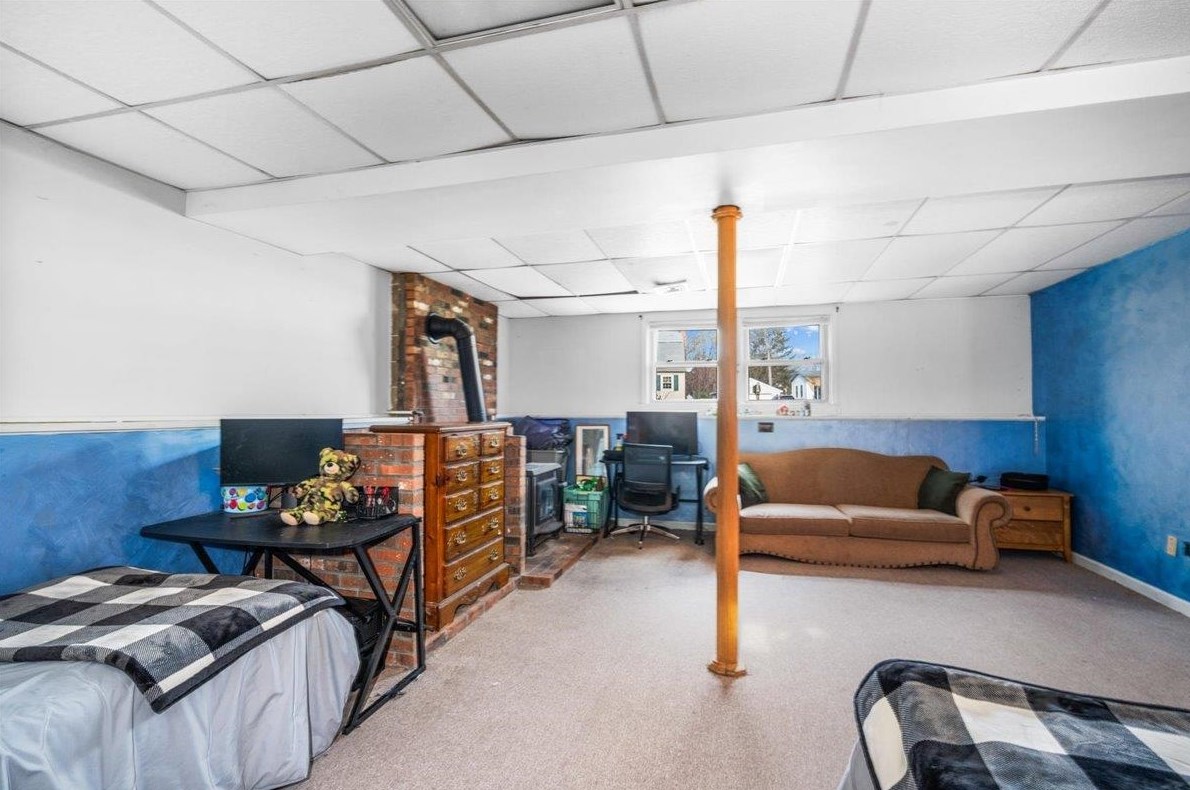 83 Glen Forest Dr, Manchester NH  03109-5024 exterior