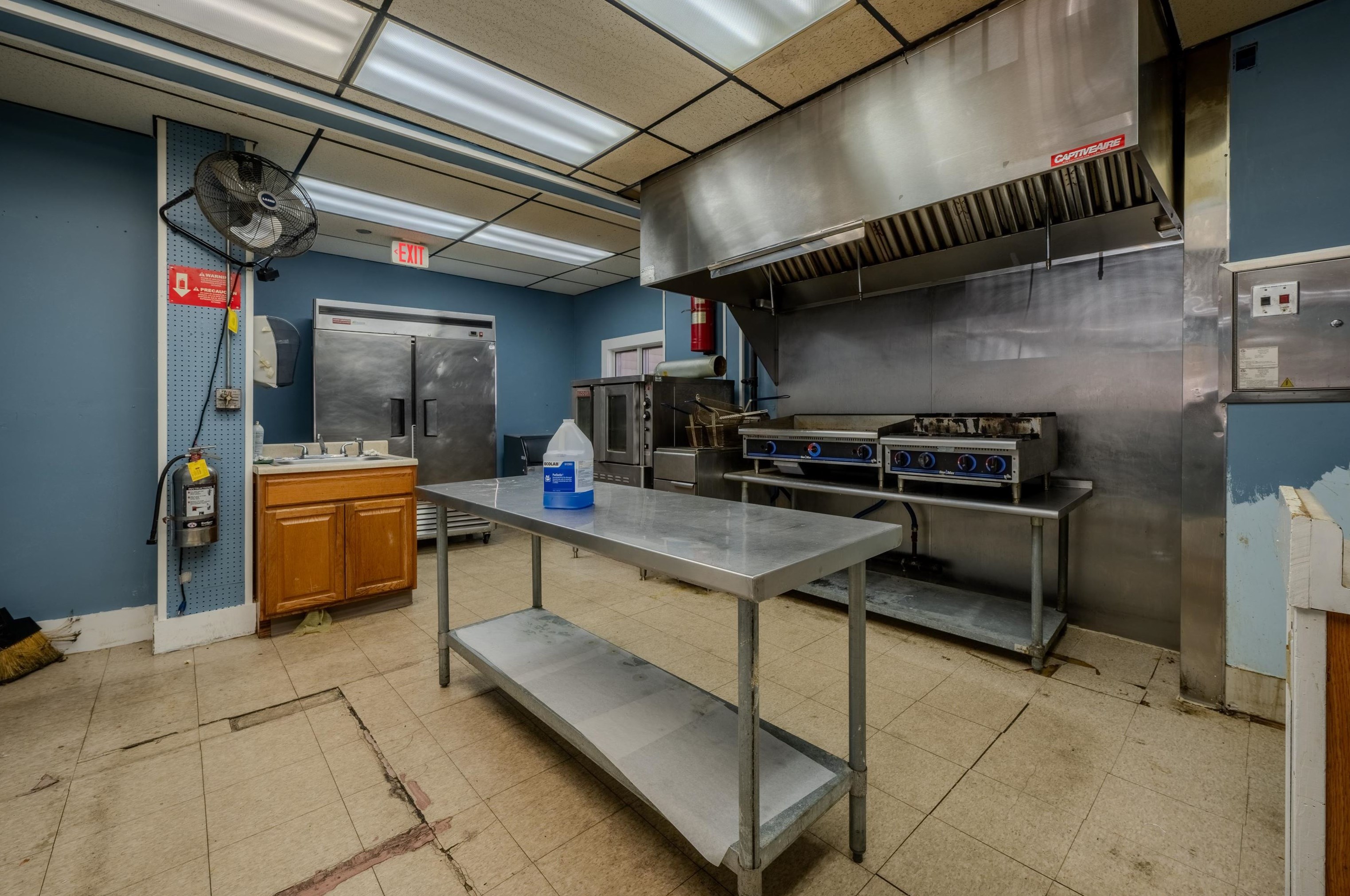 44 Main St, Pittsfield NH 03263-3708 exterior