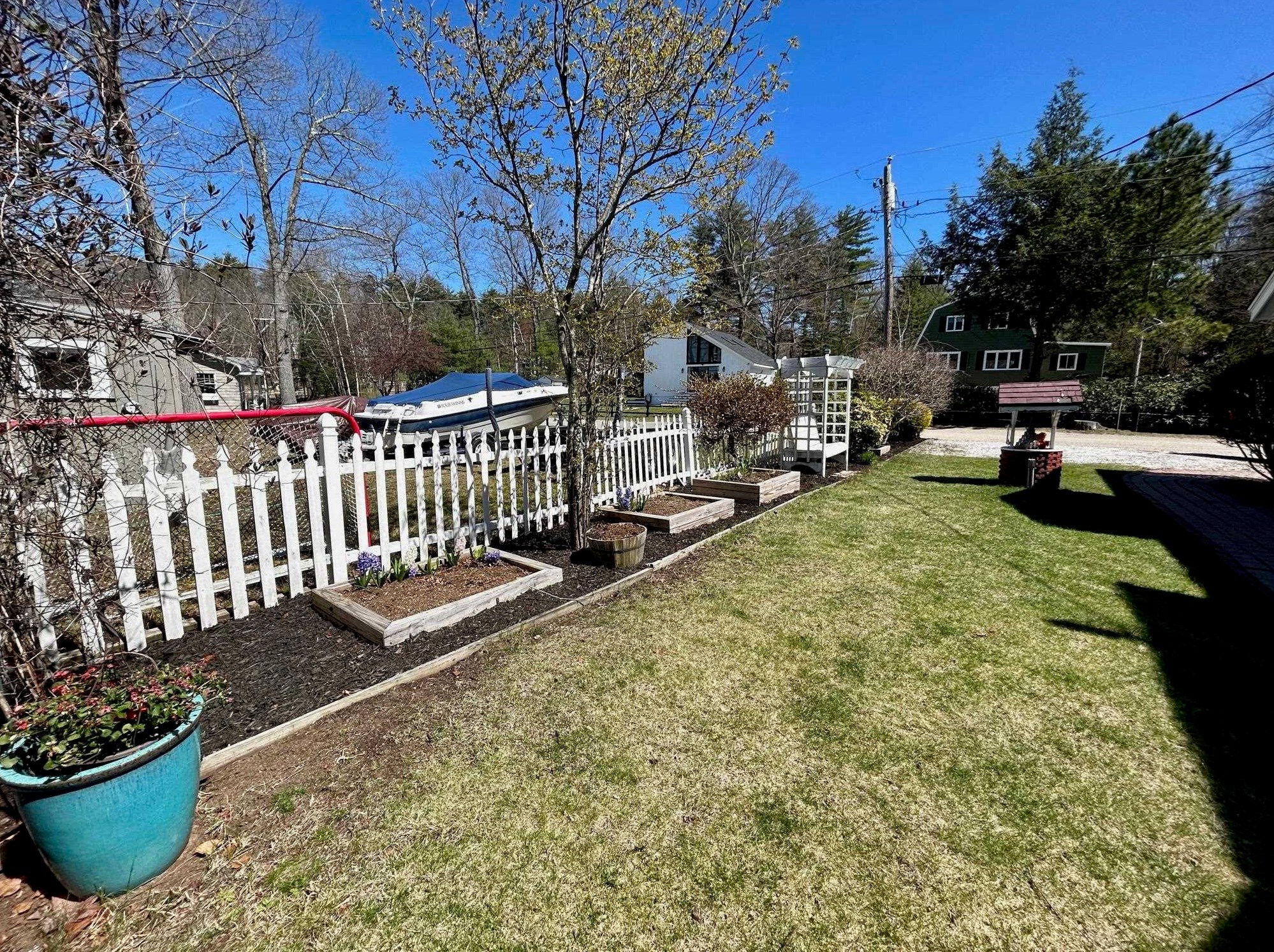 25 Wenmarks Rd, Newton NH 03858-3321 exterior