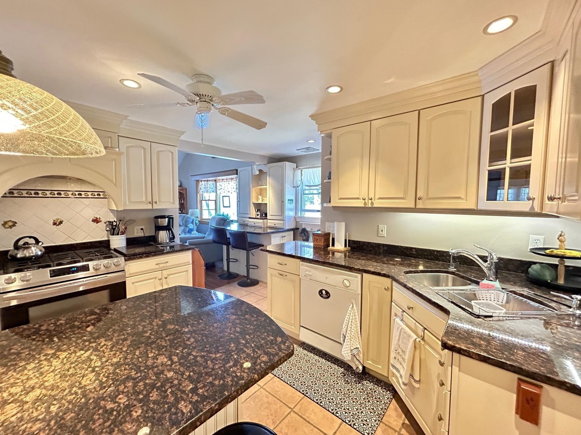 25 Wenmarks Rd, Newton NH 03858-3321 exterior