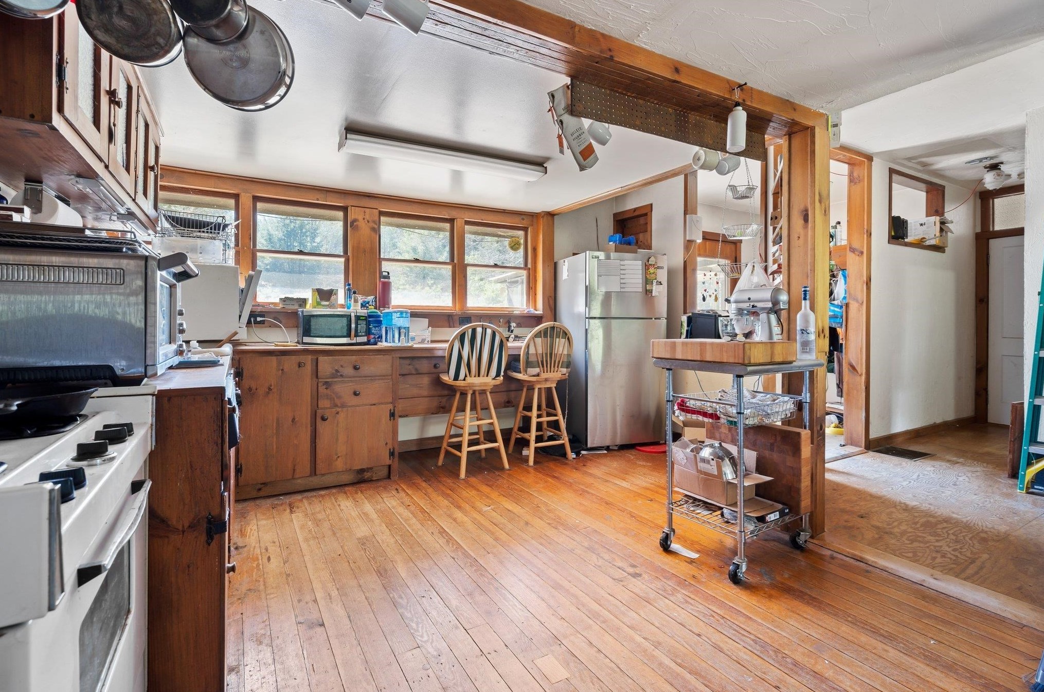 251 Breezy Hl Rd, Bradford NH  03221-3504 exterior