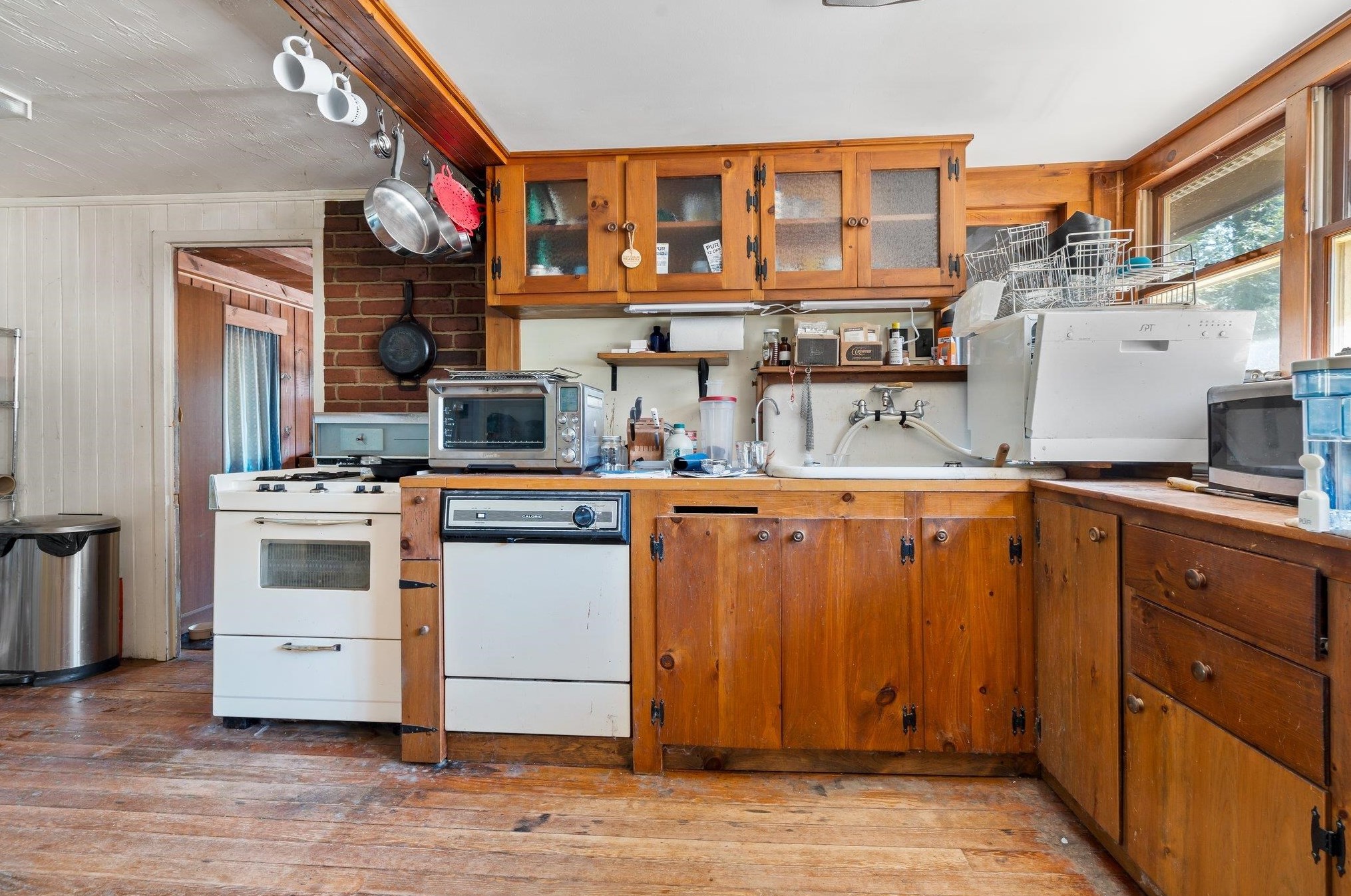 251 Breezy Hl Rd, Bradford NH  03221-3504 exterior