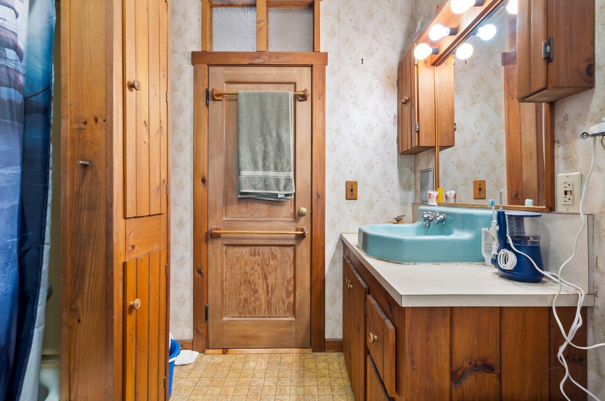 251 Breezy Hl Rd, Bradford NH  03221-3504 exterior