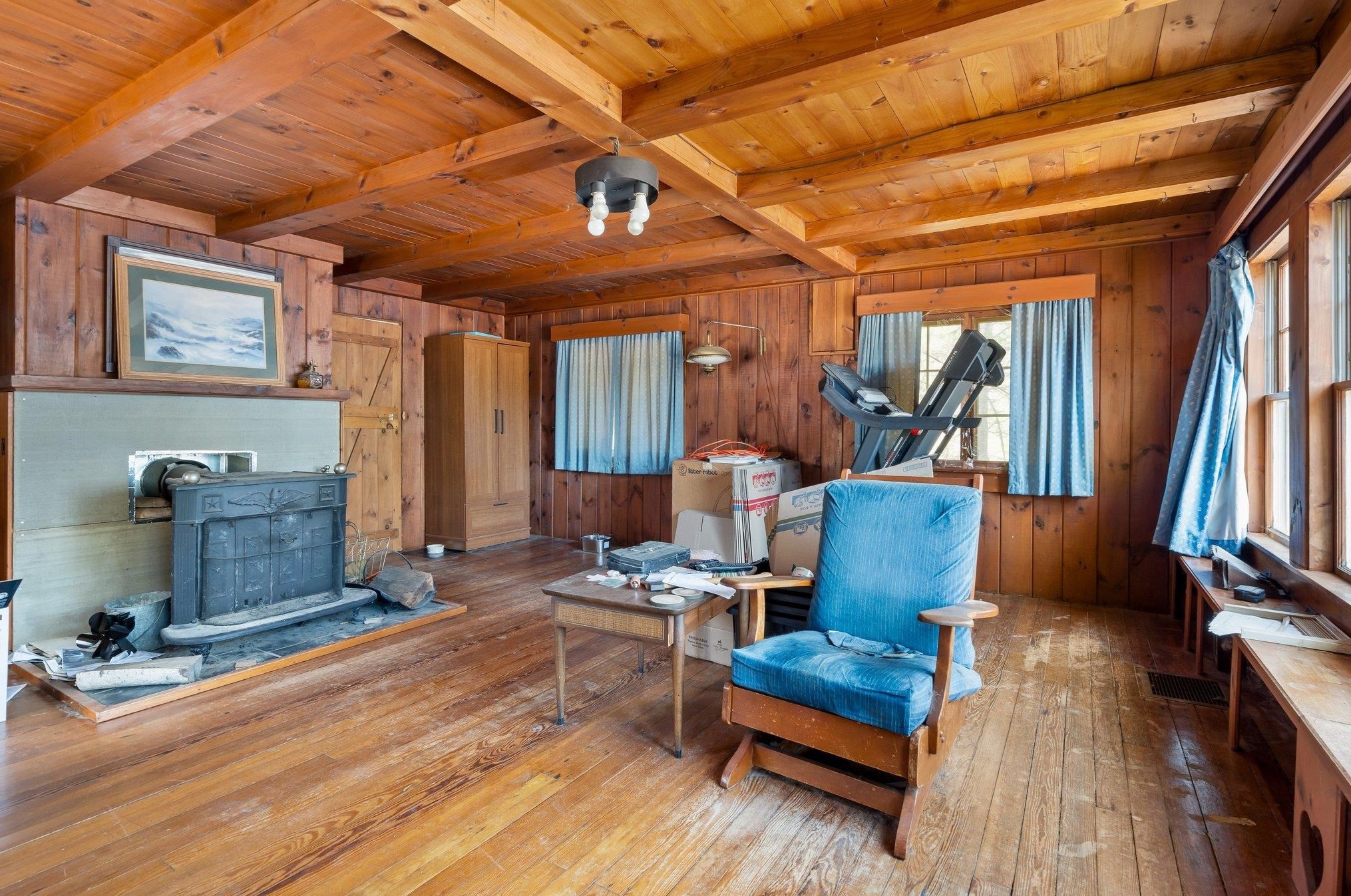 251 Breezy Hl Rd, Bradford NH  03221-3504 exterior