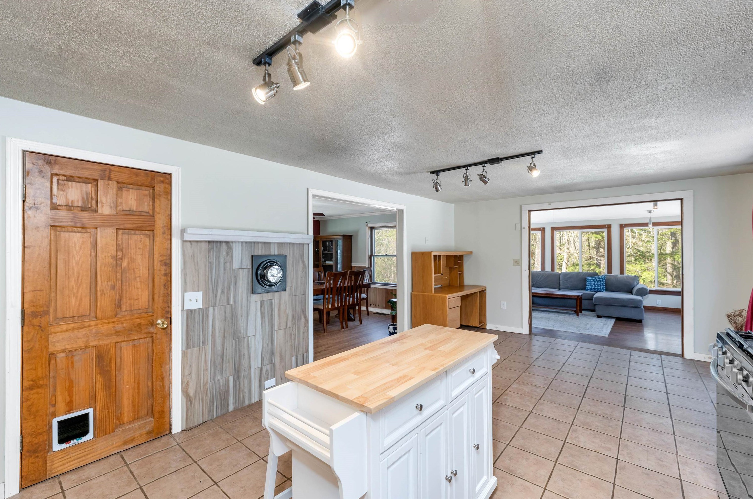595 Beard Rd, Hillsboro NH  03244-4700 exterior