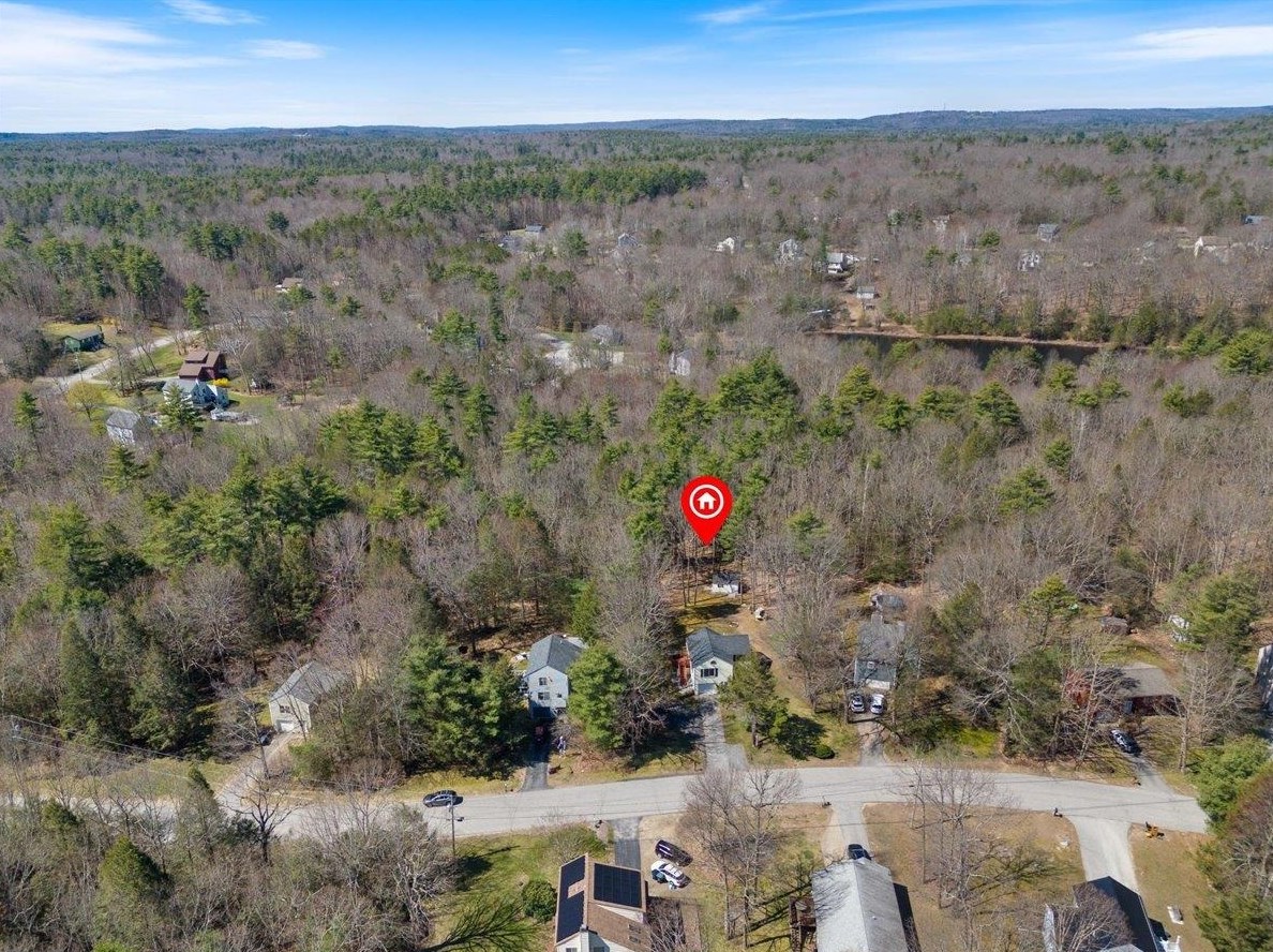 25 Boulder Dr, Danville NH  03819-3015 exterior