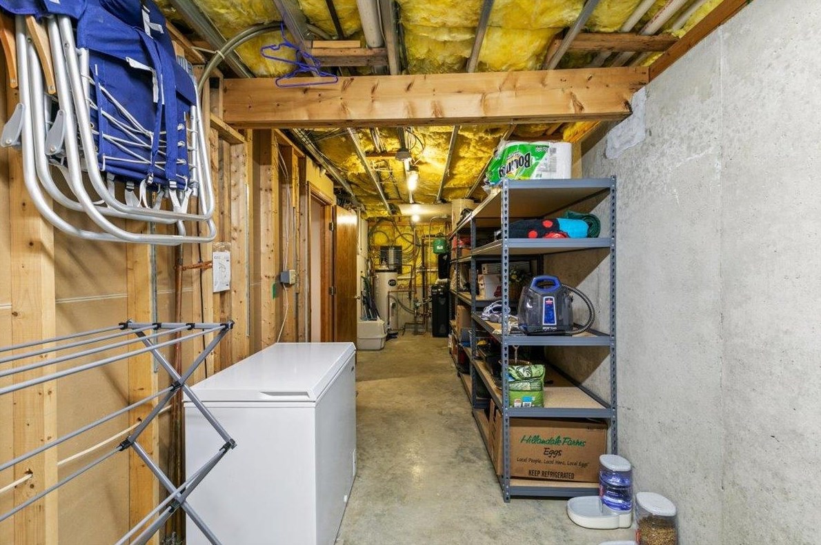 25 Boulder Dr, Danville NH  03819-3015 exterior