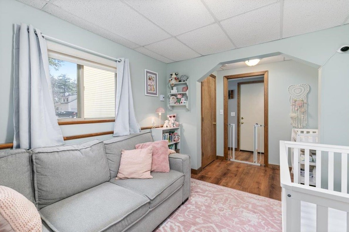 25 Boulder Dr, Danville NH  03819-3015 exterior