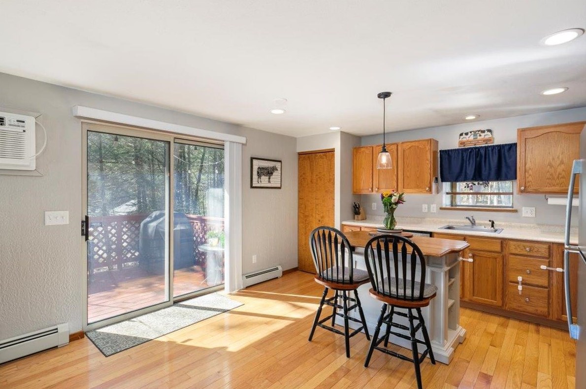 25 Boulder Dr, Danville NH  03819-3015 exterior