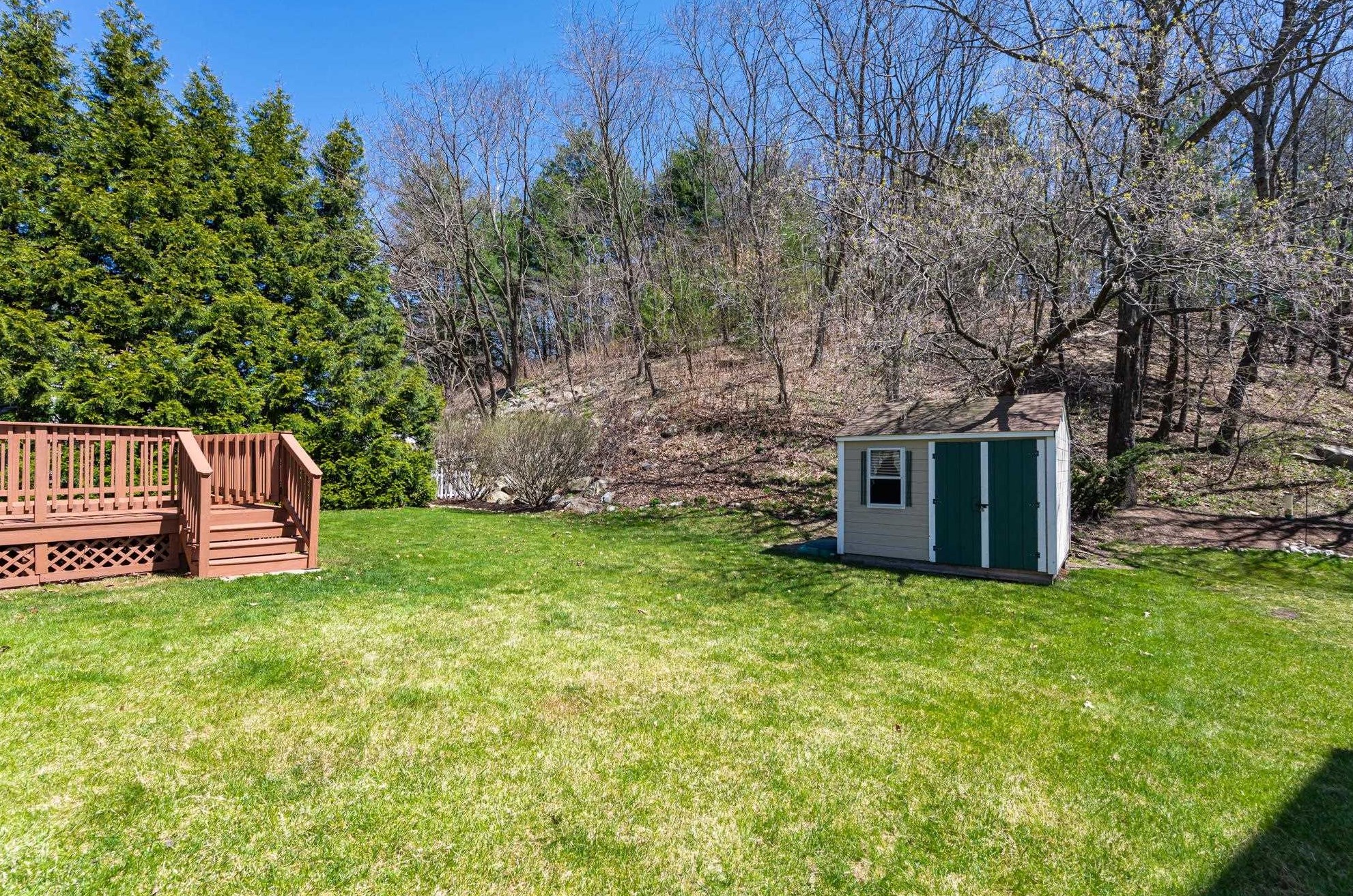 78 Pasture Dr, Manchester NH  03102-4958 exterior