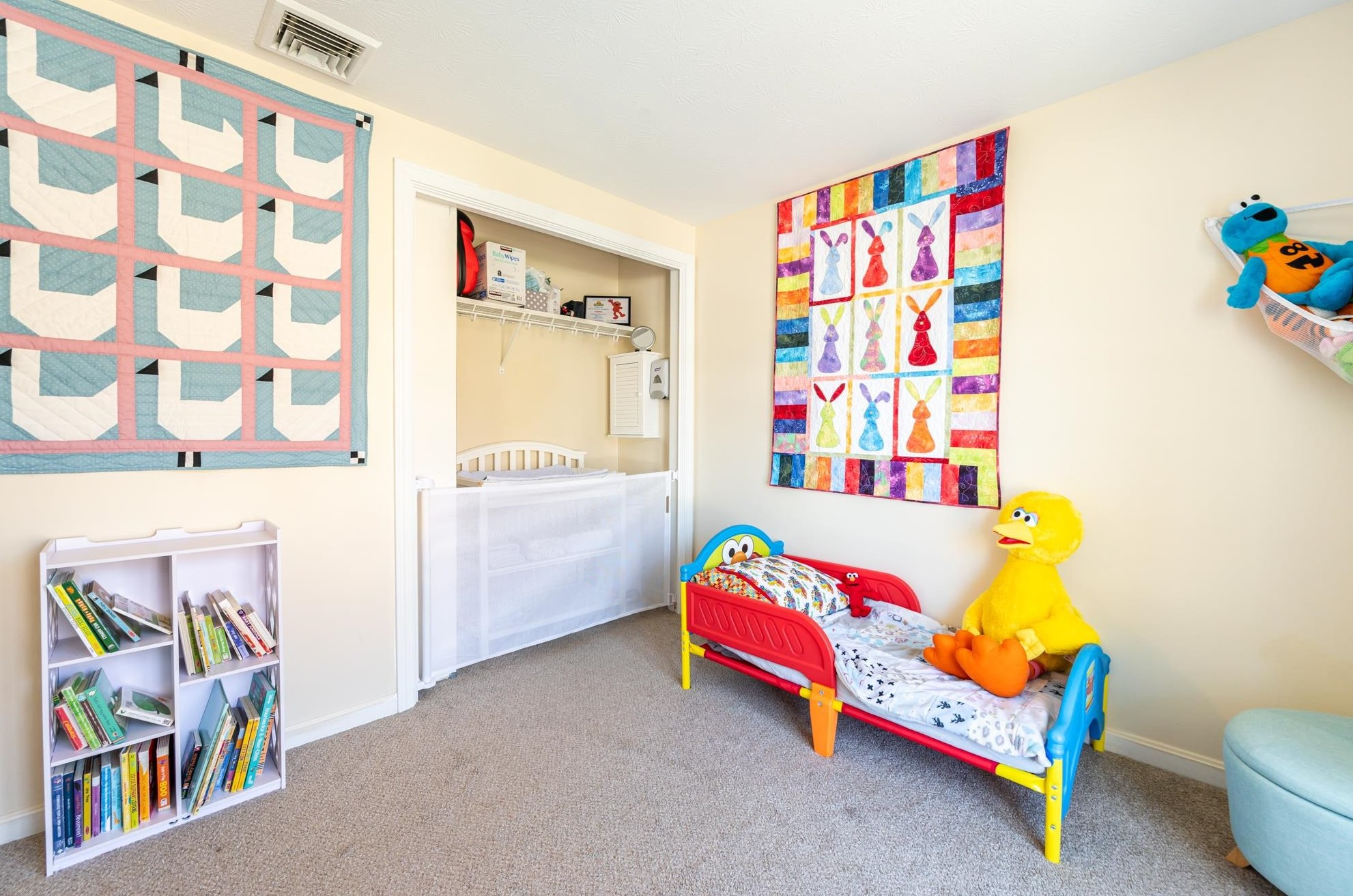 78 Pasture Dr, Manchester NH  03102-4958 exterior