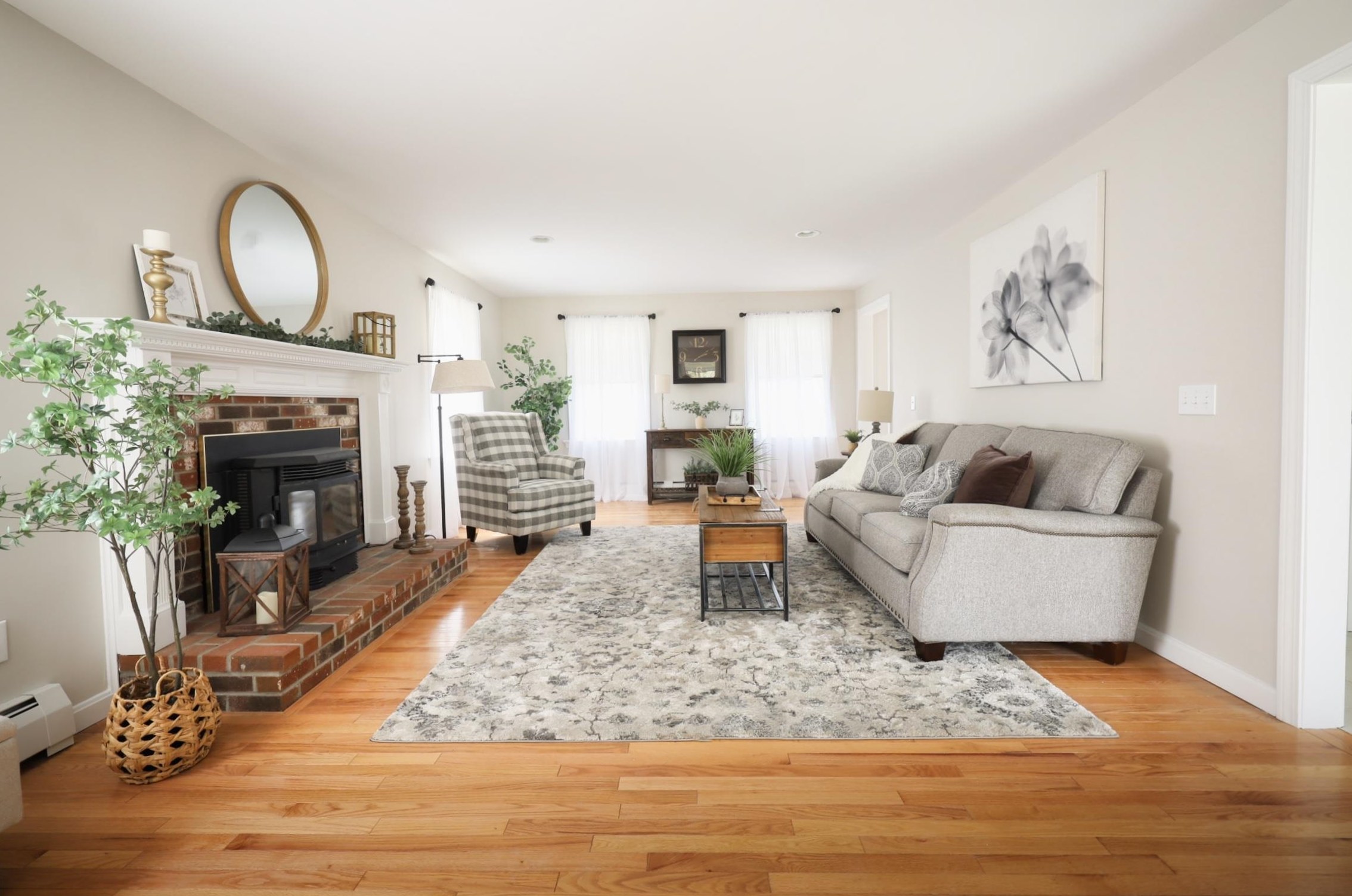 4 Mtn Vw Dr, Merrimack NH 03054-2316 exterior