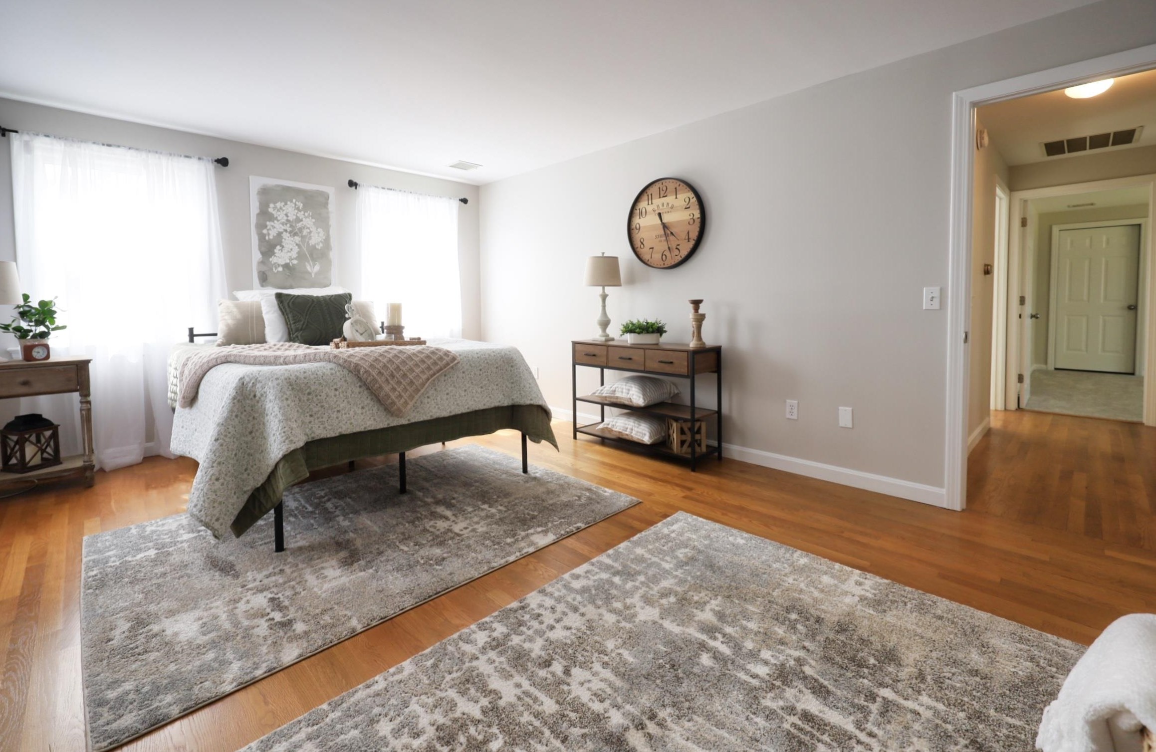 4 Mtn Vw Dr, Merrimack NH 03054-2316 exterior