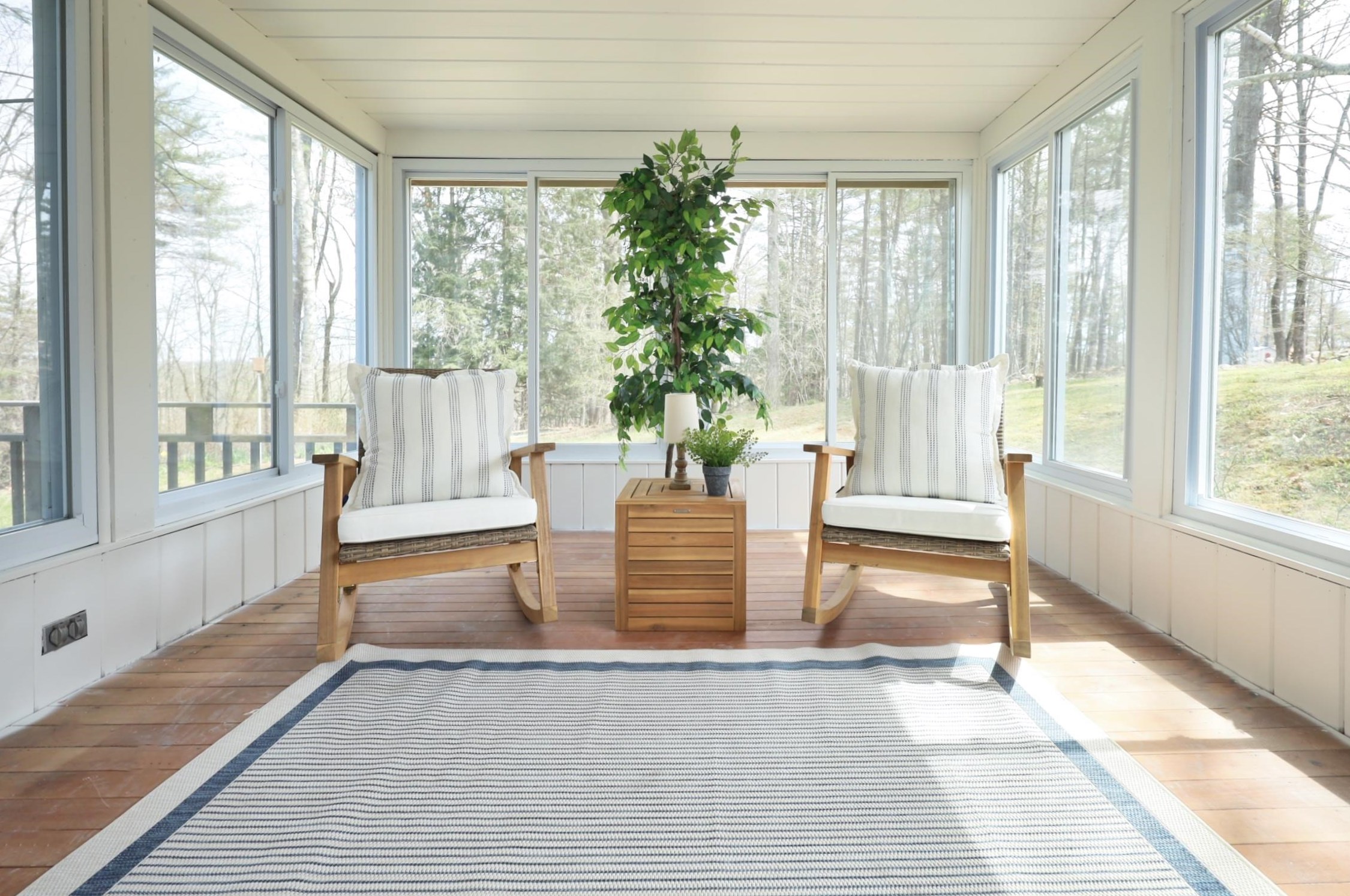 4 Mtn Vw Dr, Merrimack NH 03054-2316 exterior