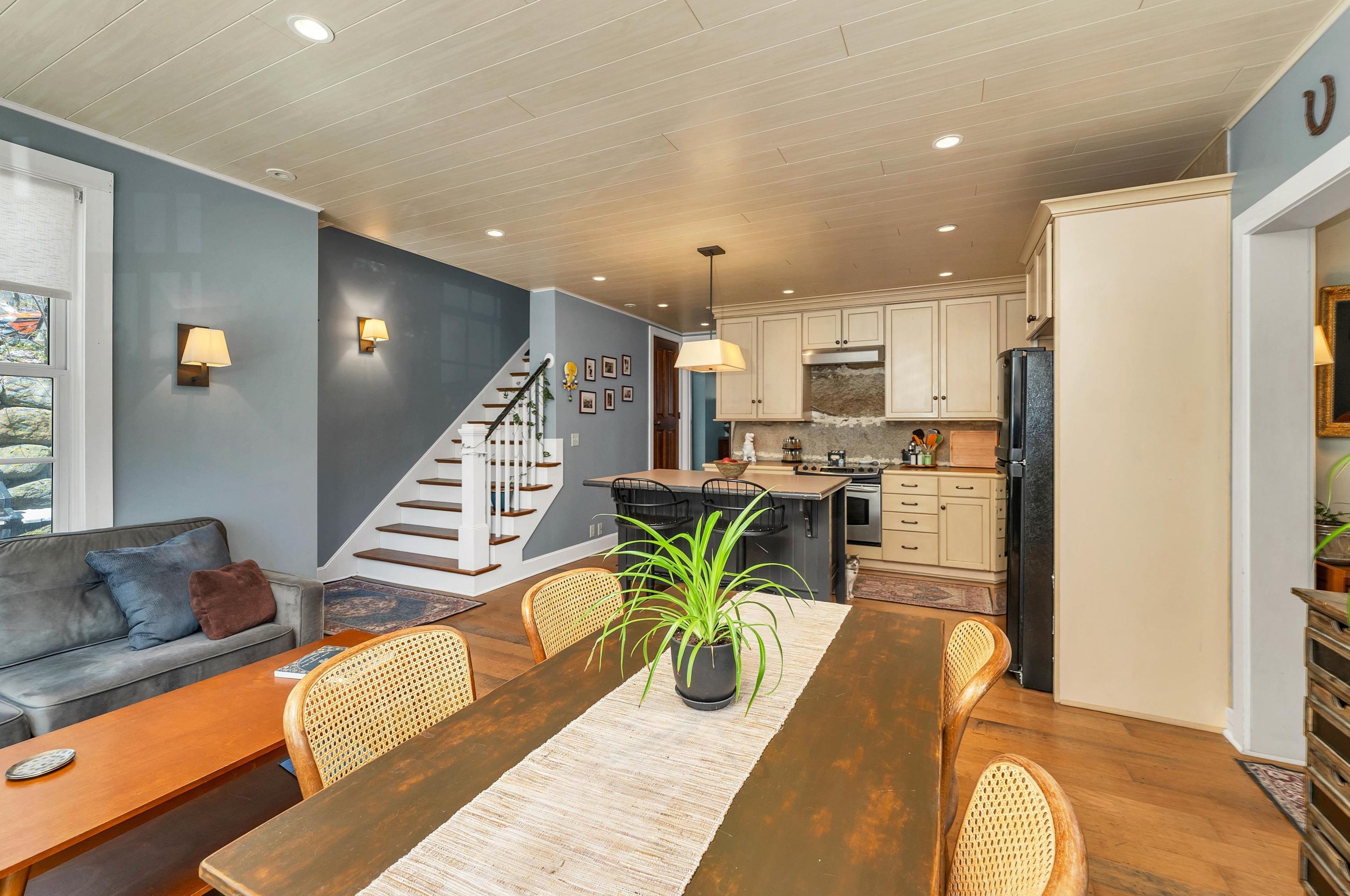 15 Main St, New Ipswich NH 03071-3714 exterior