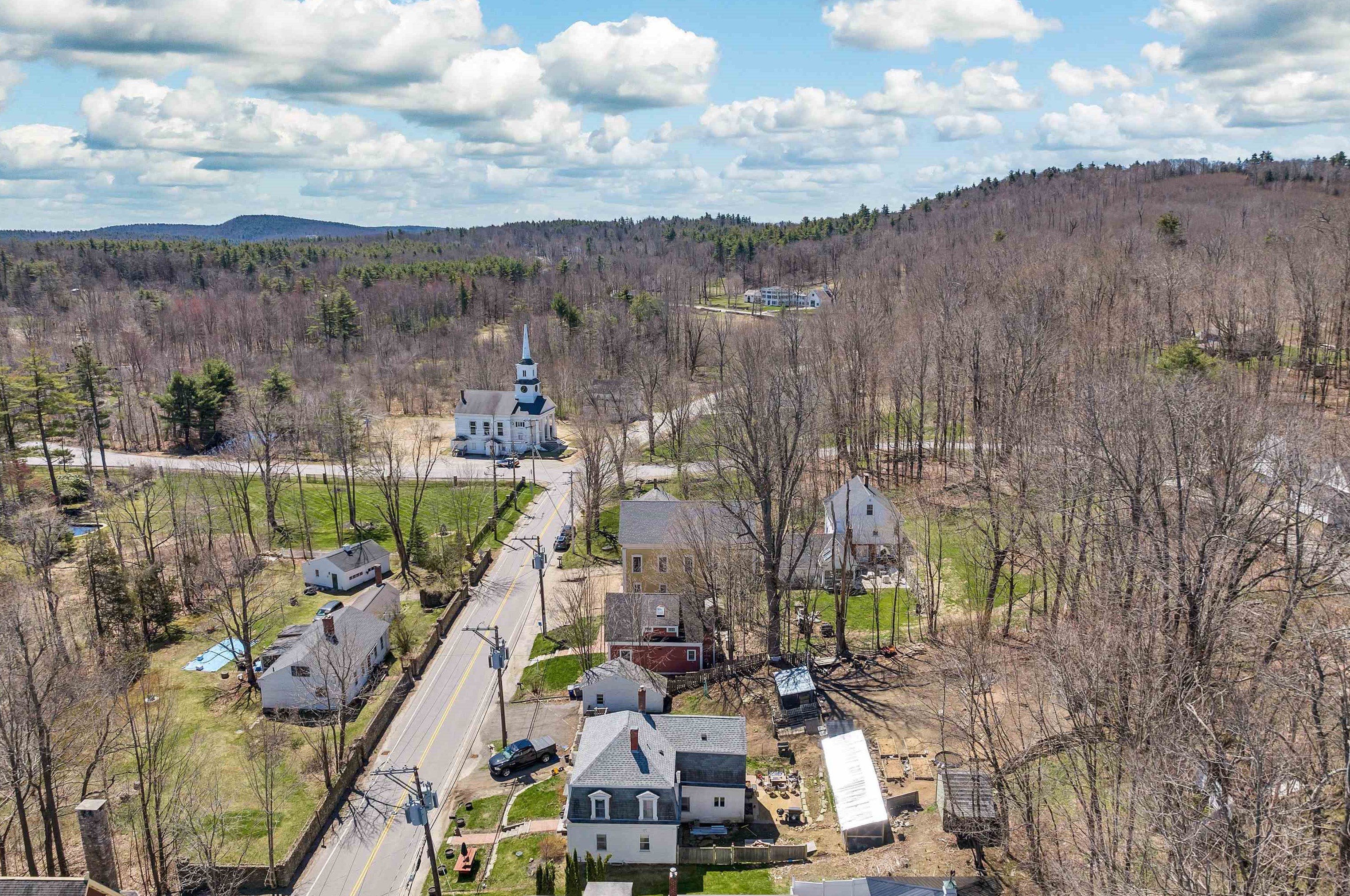 15 Main St, New Ipswich NH 03071-3714 exterior