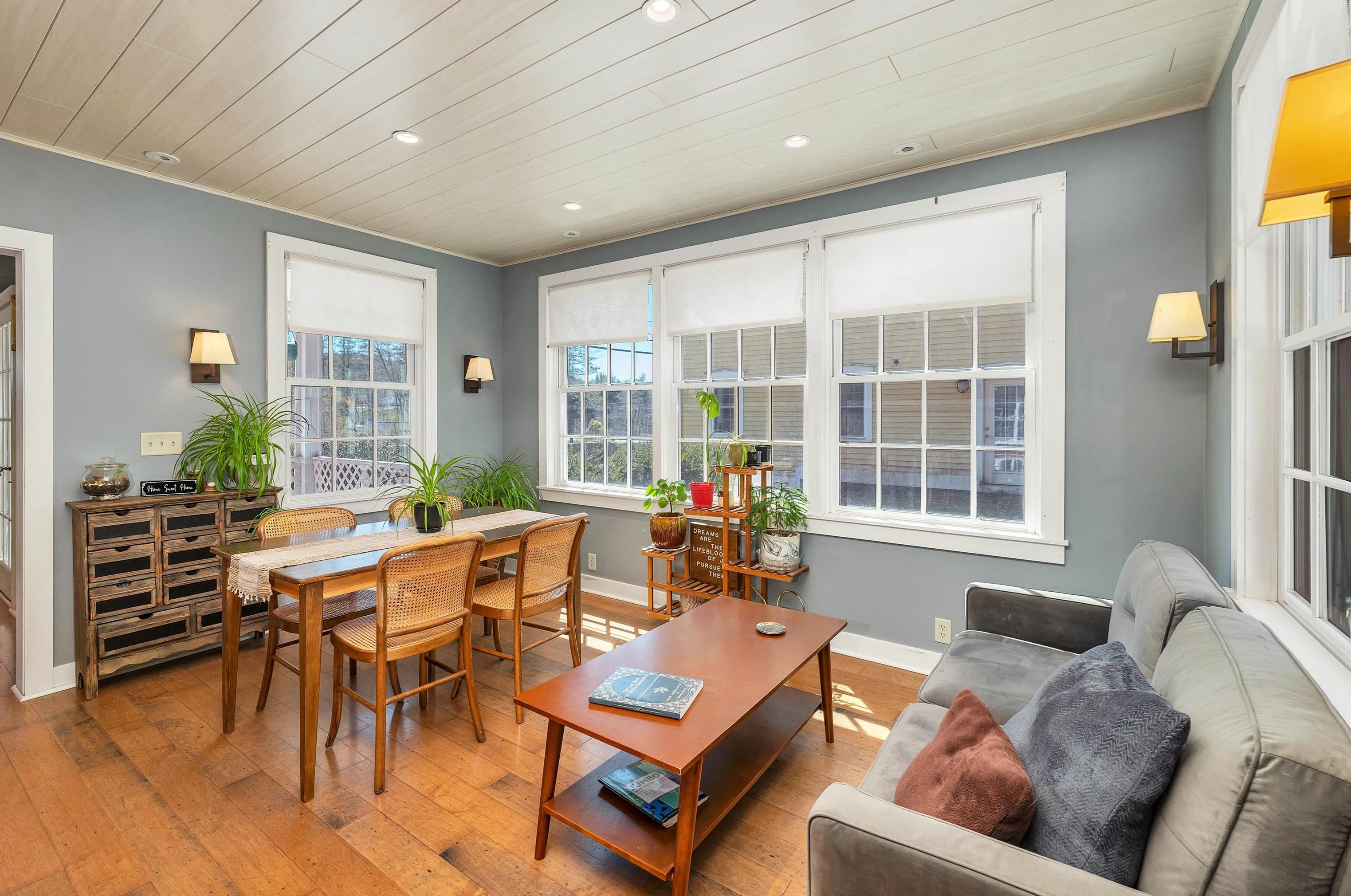 15 Main St, New Ipswich NH 03071-3714 exterior