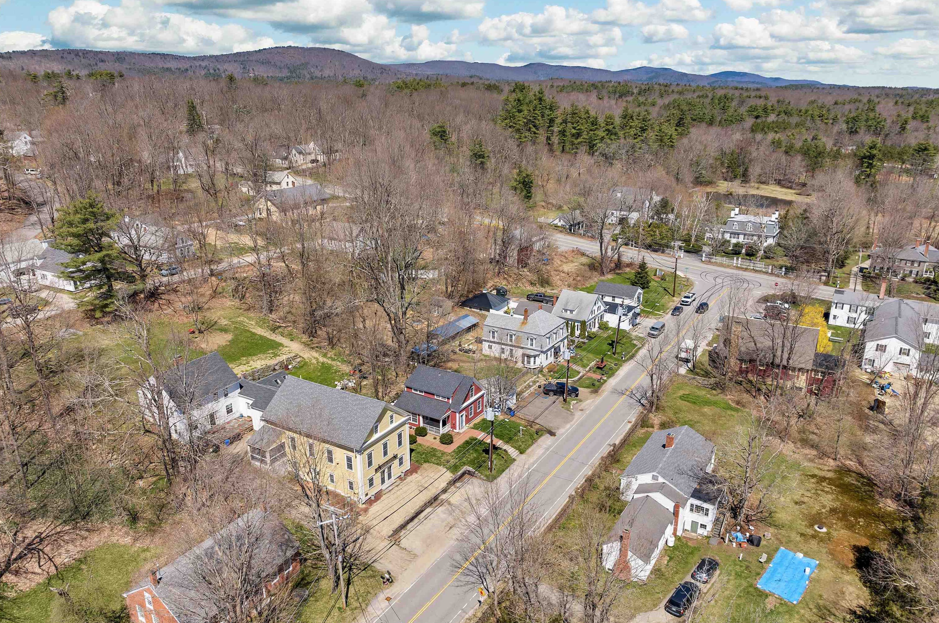 15 Main St, New Ipswich NH 03071-3714 exterior