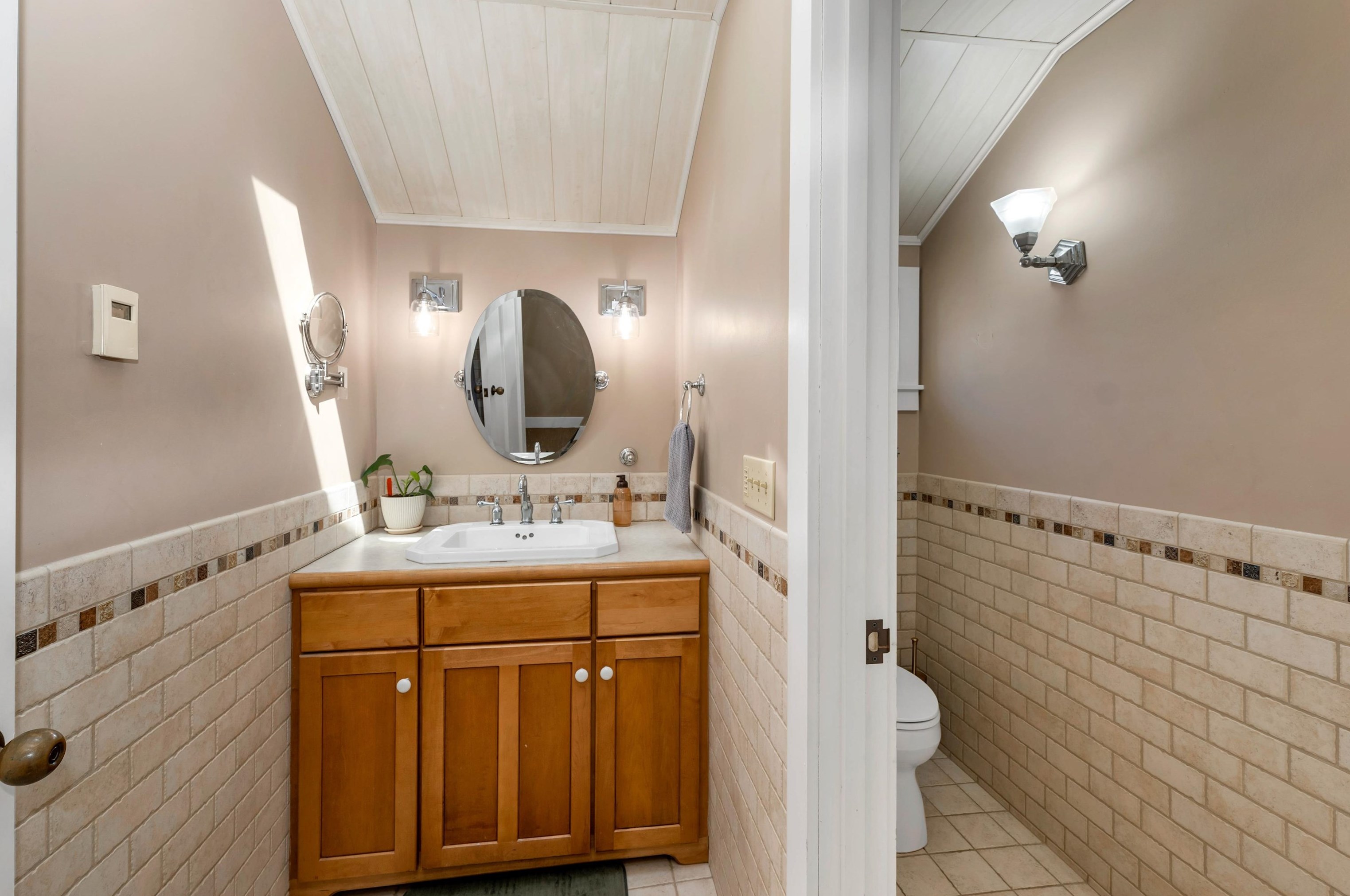 15 Main St, New Ipswich NH 03071-3714 exterior