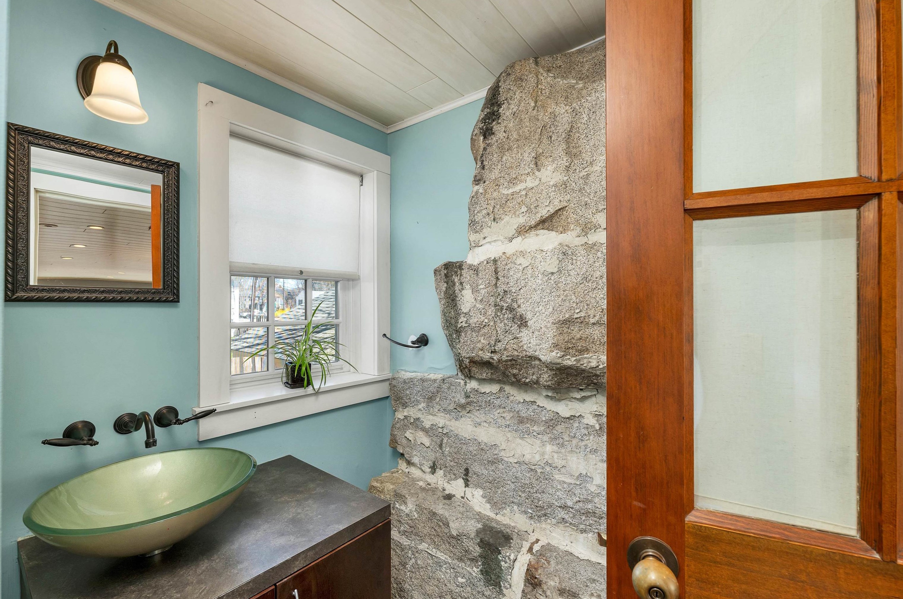 15 Main St, New Ipswich NH 03071-3714 exterior