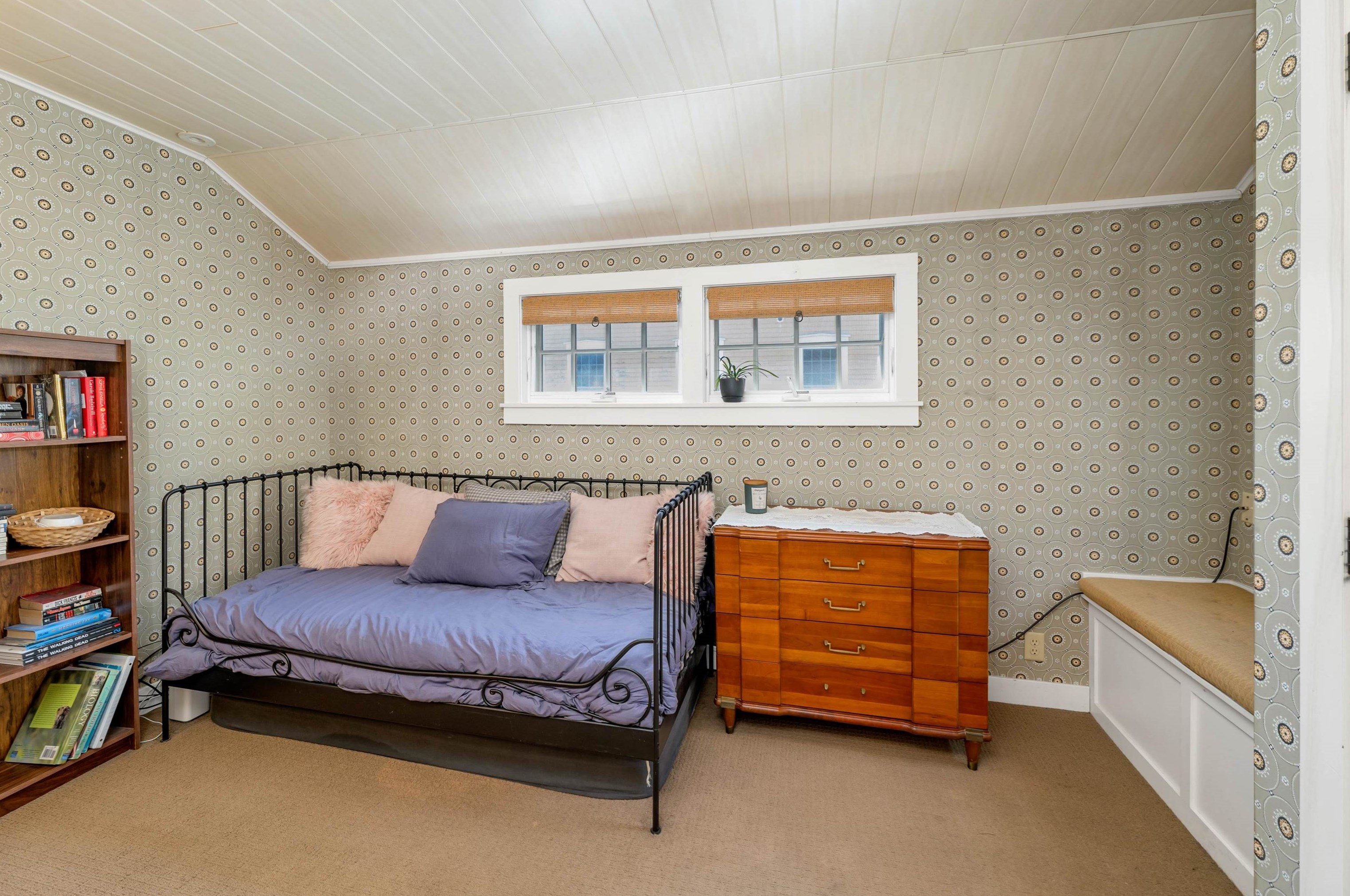 15 Main St, New Ipswich NH 03071-3714 exterior