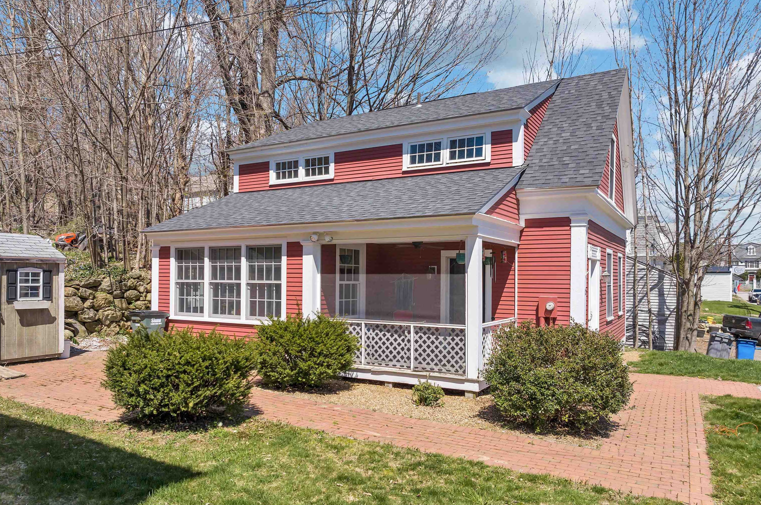 15 Main St, New Ipswich NH 03071-3714 exterior