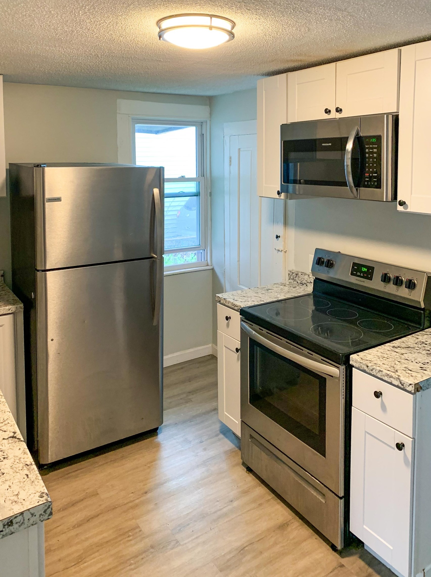 15 Pleasant St, Nashua NH  03060-3330 exterior