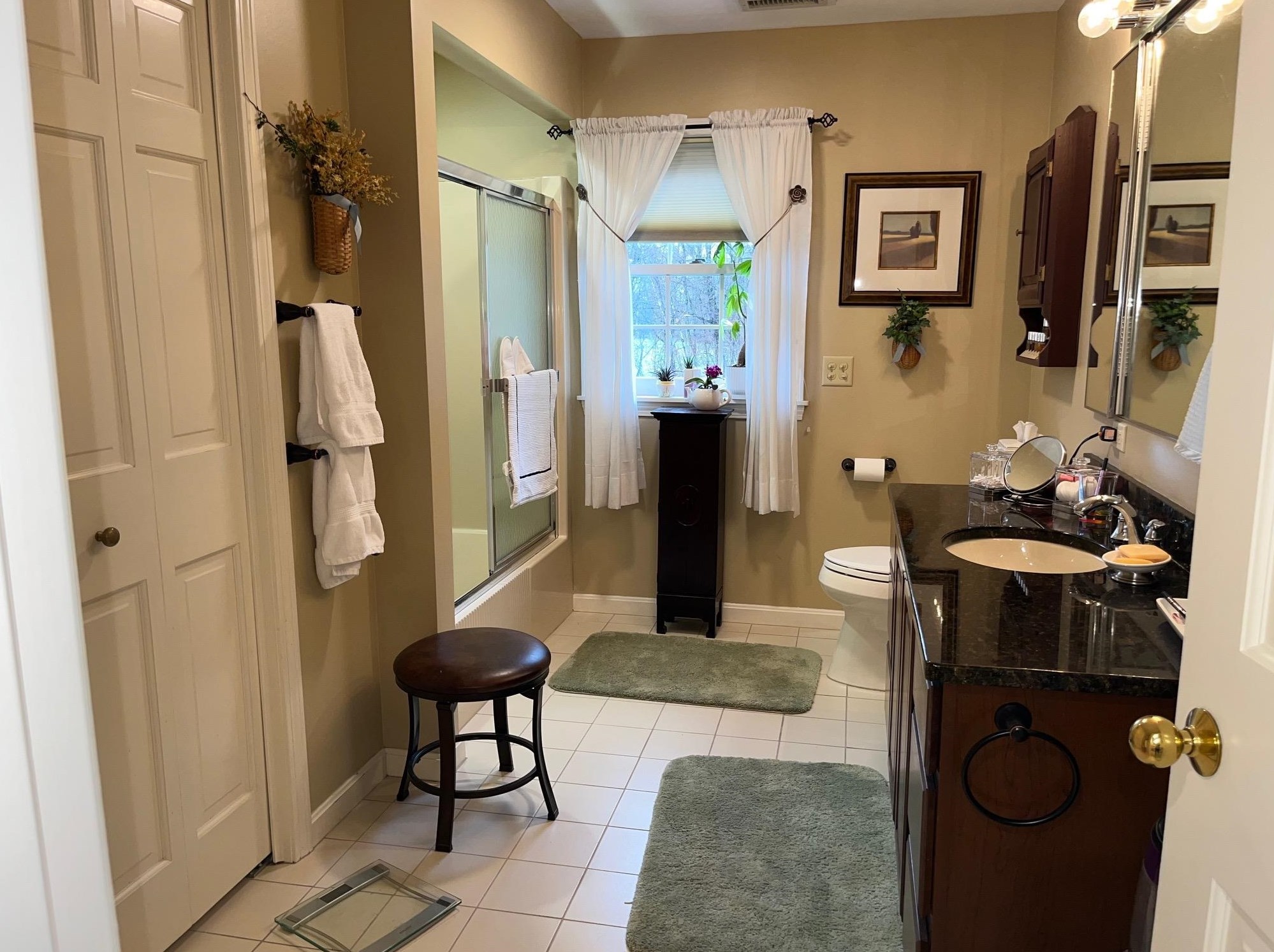 4 Maplewood Dr, Tuftonboro NH  03894-4024 exterior