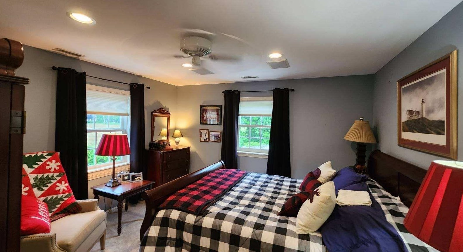 4 Maplewood Dr, Tuftonboro NH  03894-4024 exterior