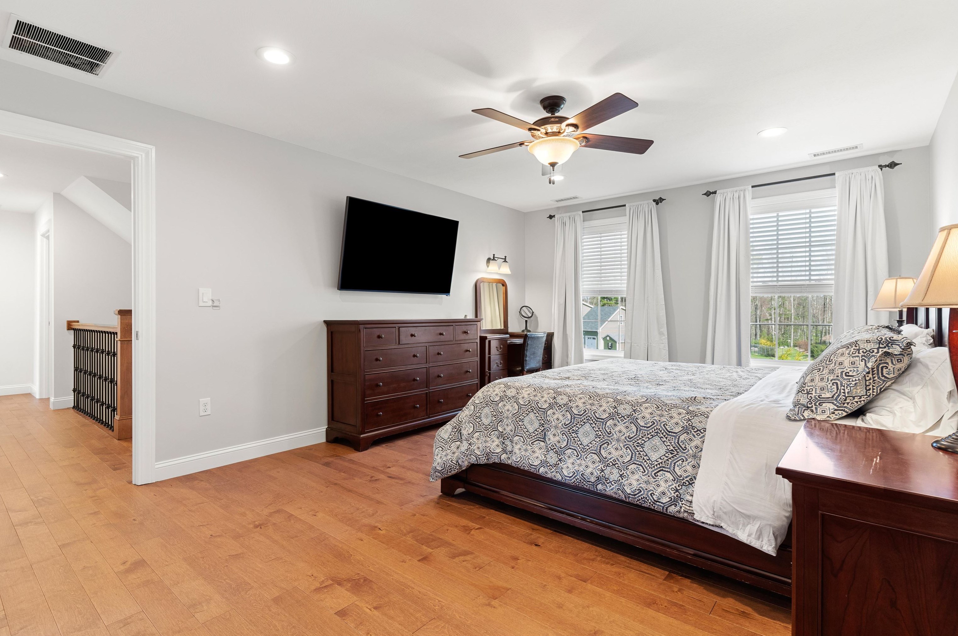 3 Harvest Dr, Derry NH 03038-4872 exterior