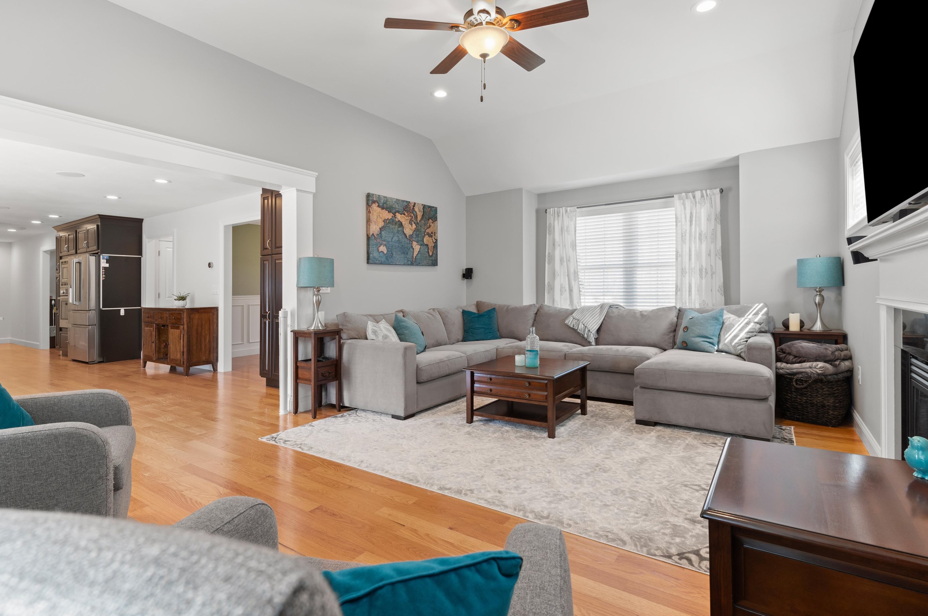 3 Harvest Dr, Derry NH 03038-4872 exterior