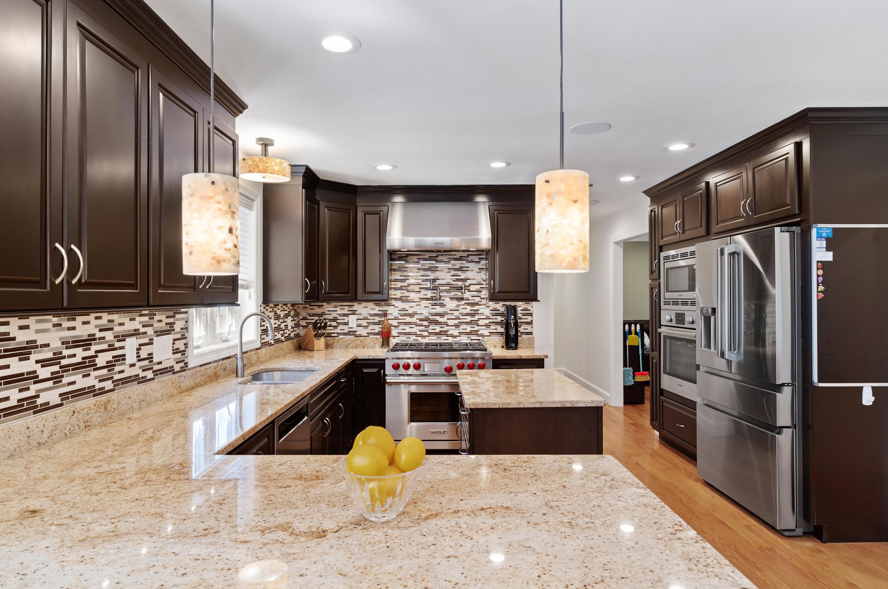 3 Harvest Dr, Derry NH 03038-4872 exterior