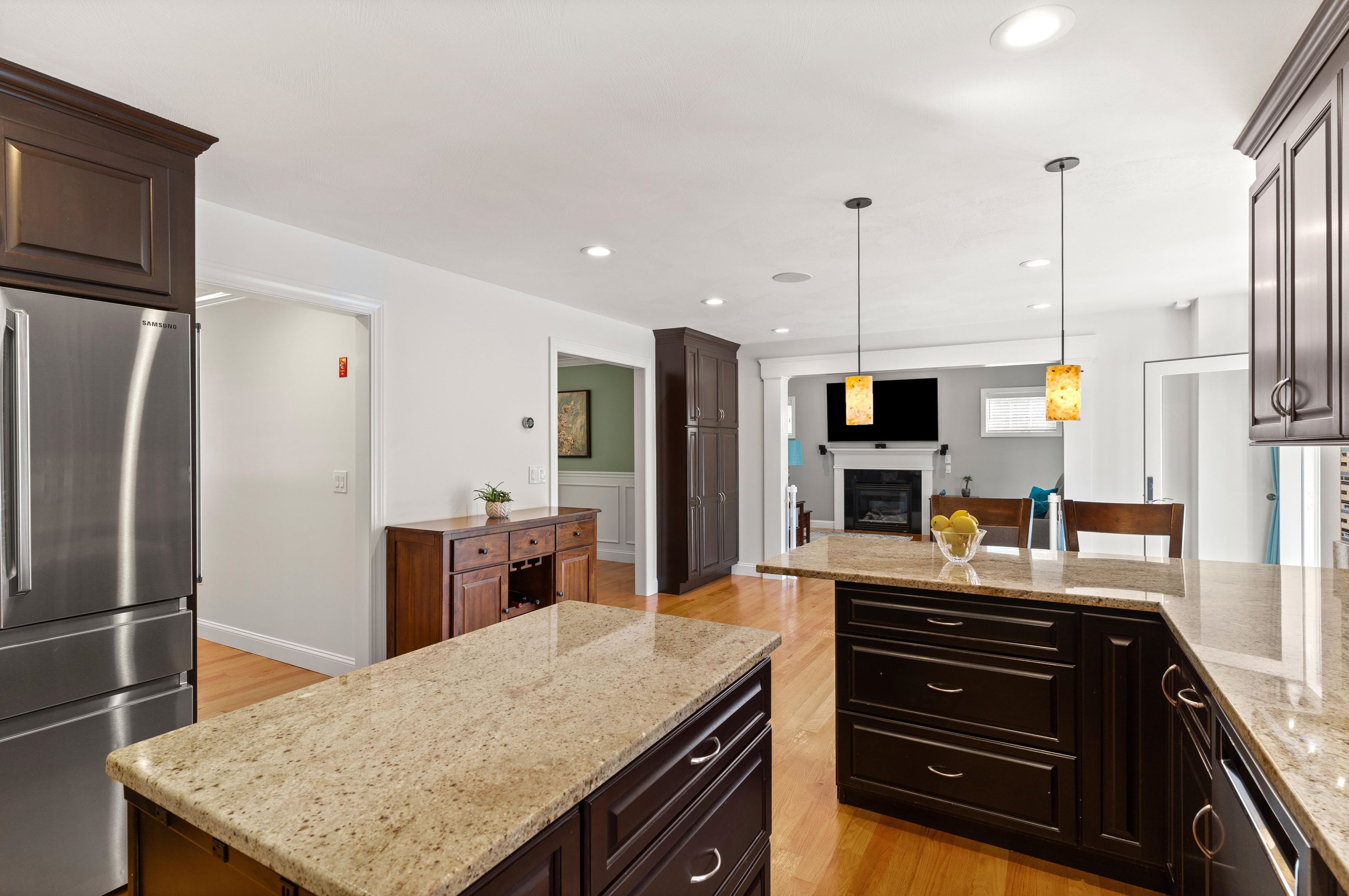 3 Harvest Dr, Derry NH 03038-4872 exterior